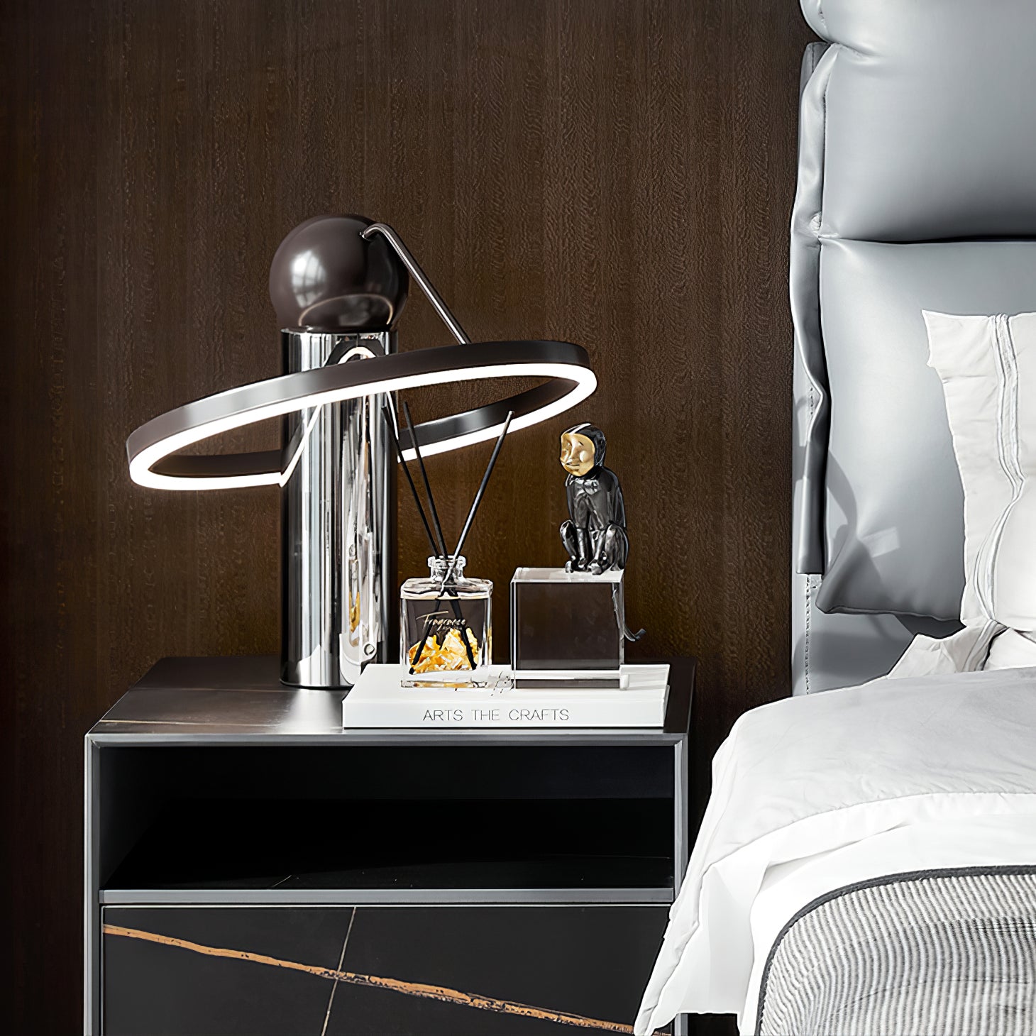 置き忘れたテーブルランプ