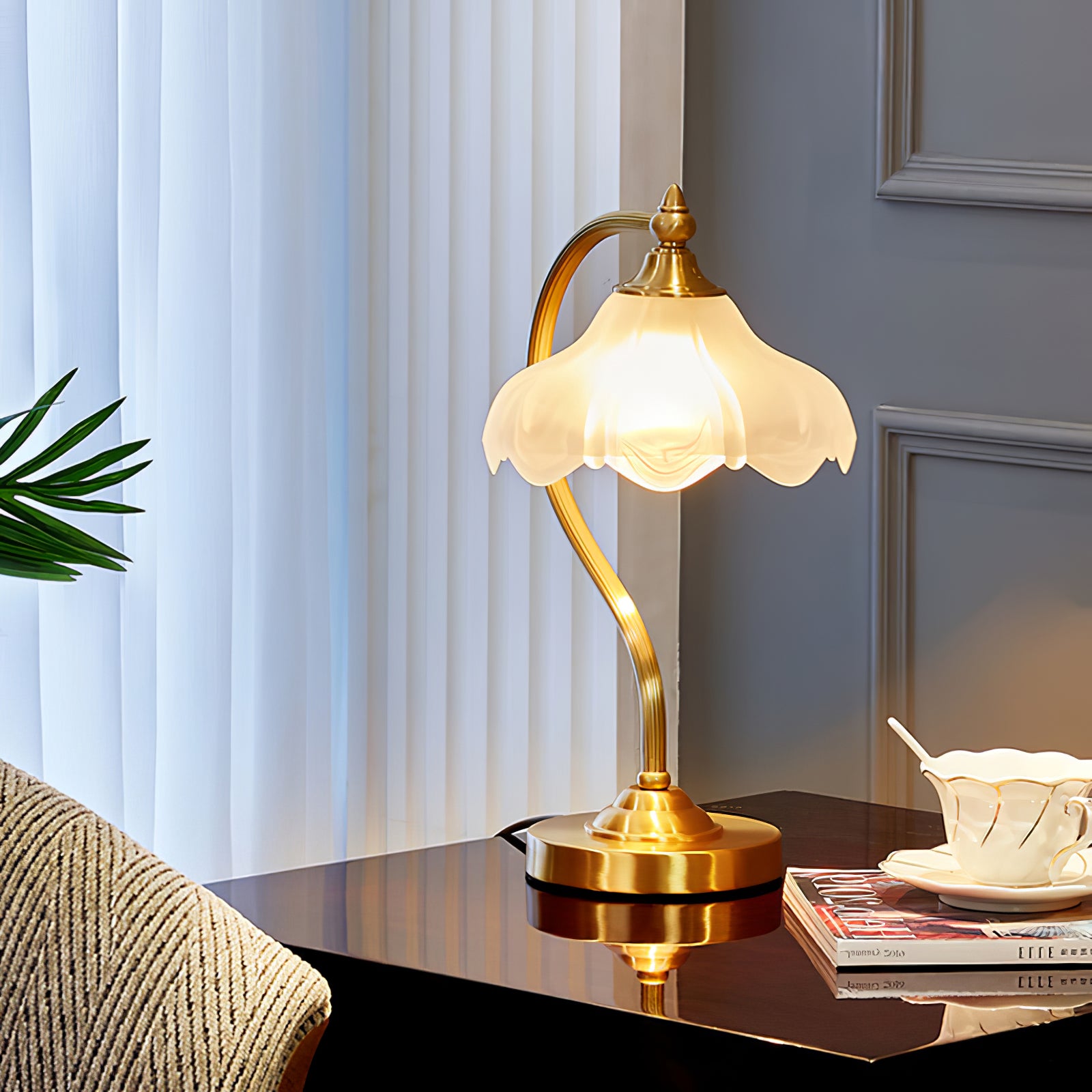 マグノリアフラワーテーブルランプ