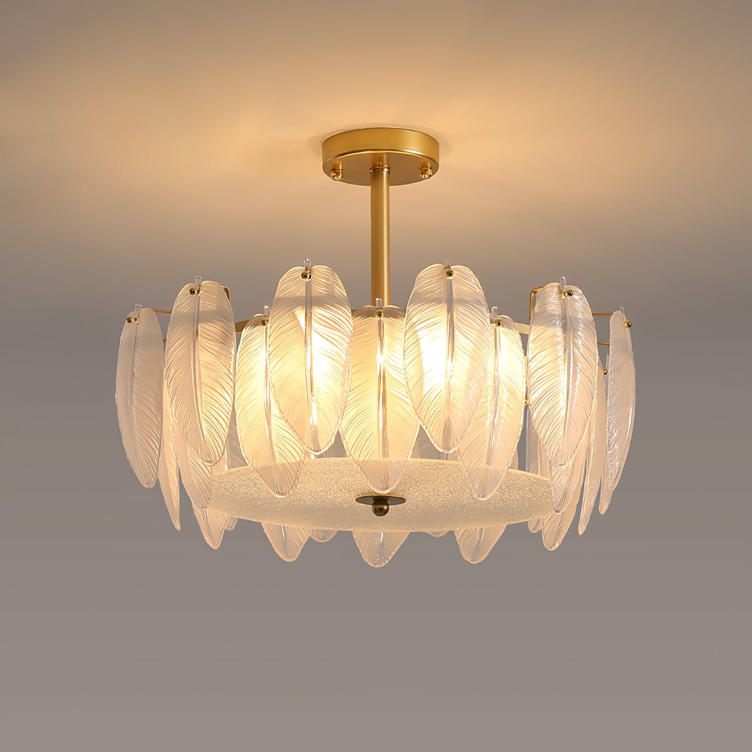 ガラスの羽根のシャンデリア