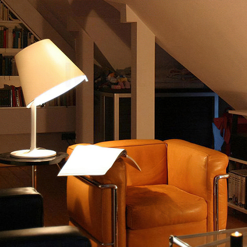 シスブ テーブルランプ