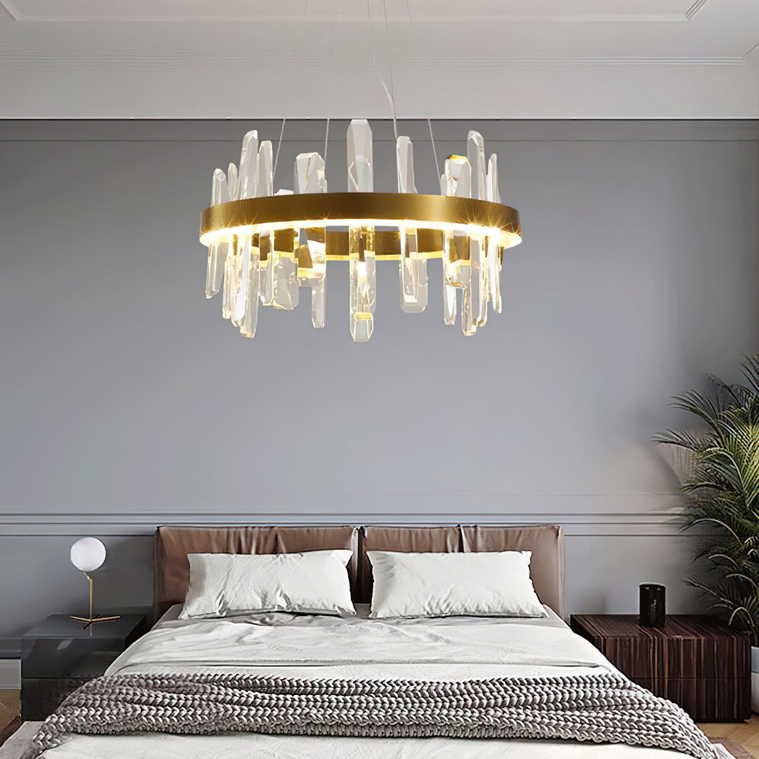 ロイヤルクリスタルシャンデリア