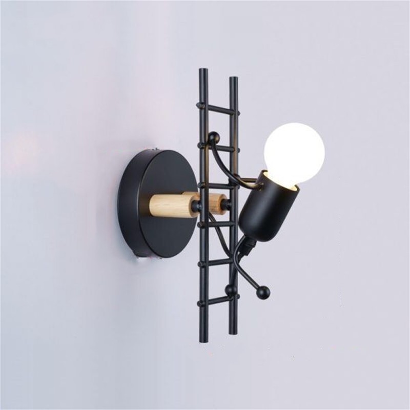 斬新な人型ウォールライト