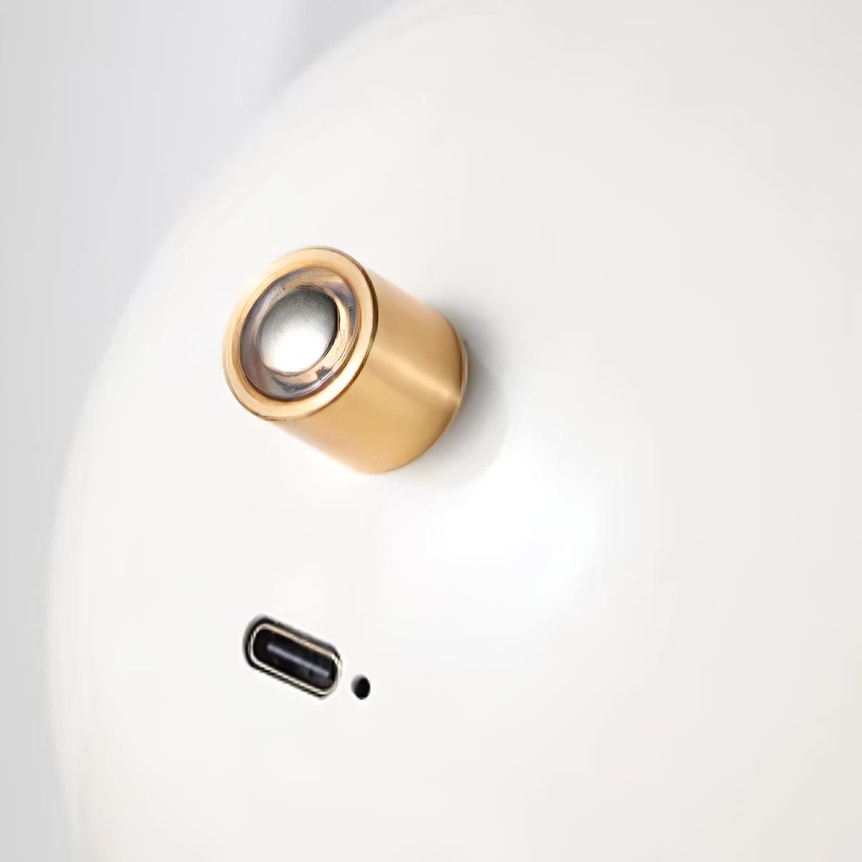 Svejk バッテリー内蔵テーブルランプ