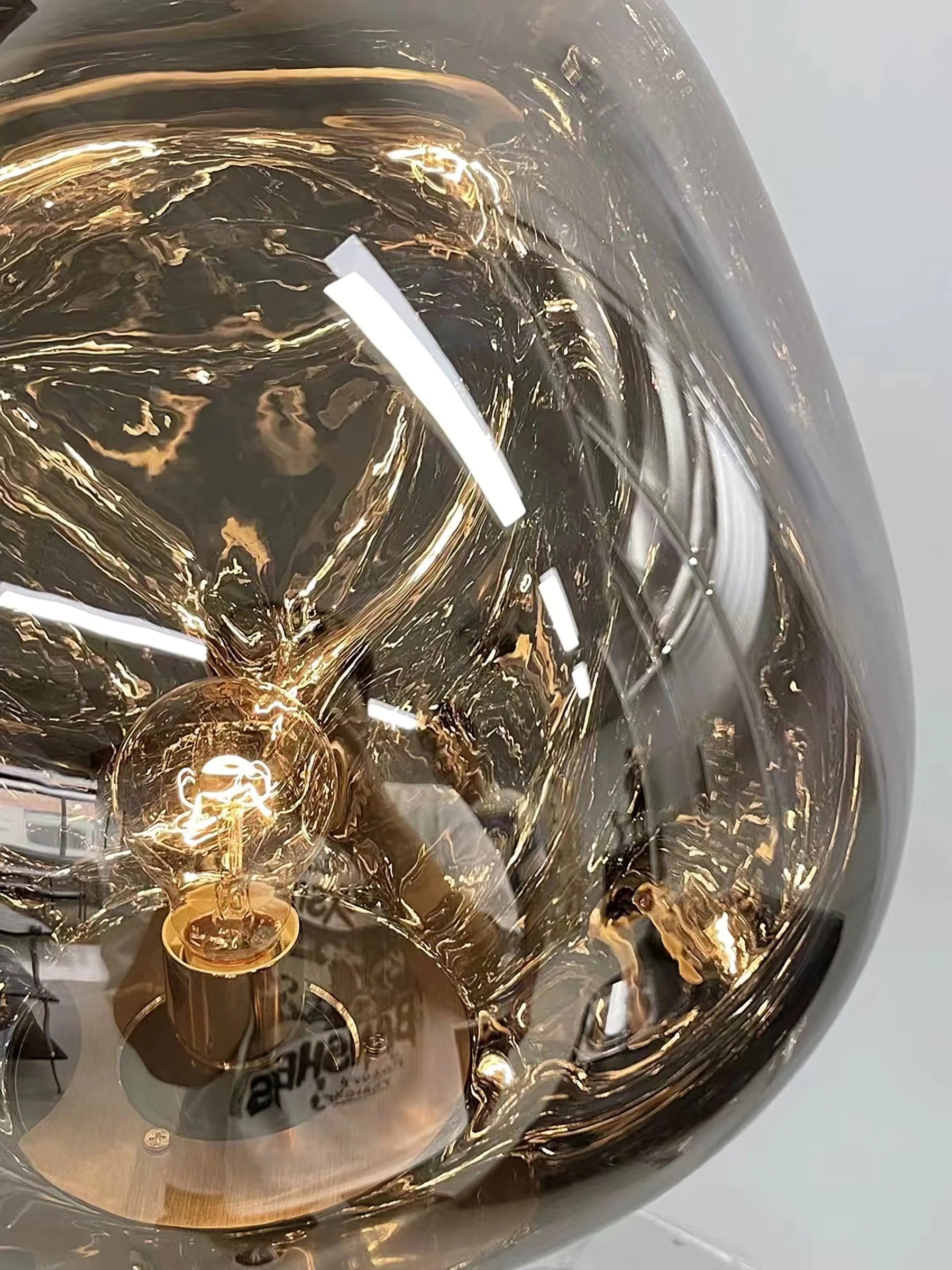 ラバゴールドテーブルランプ