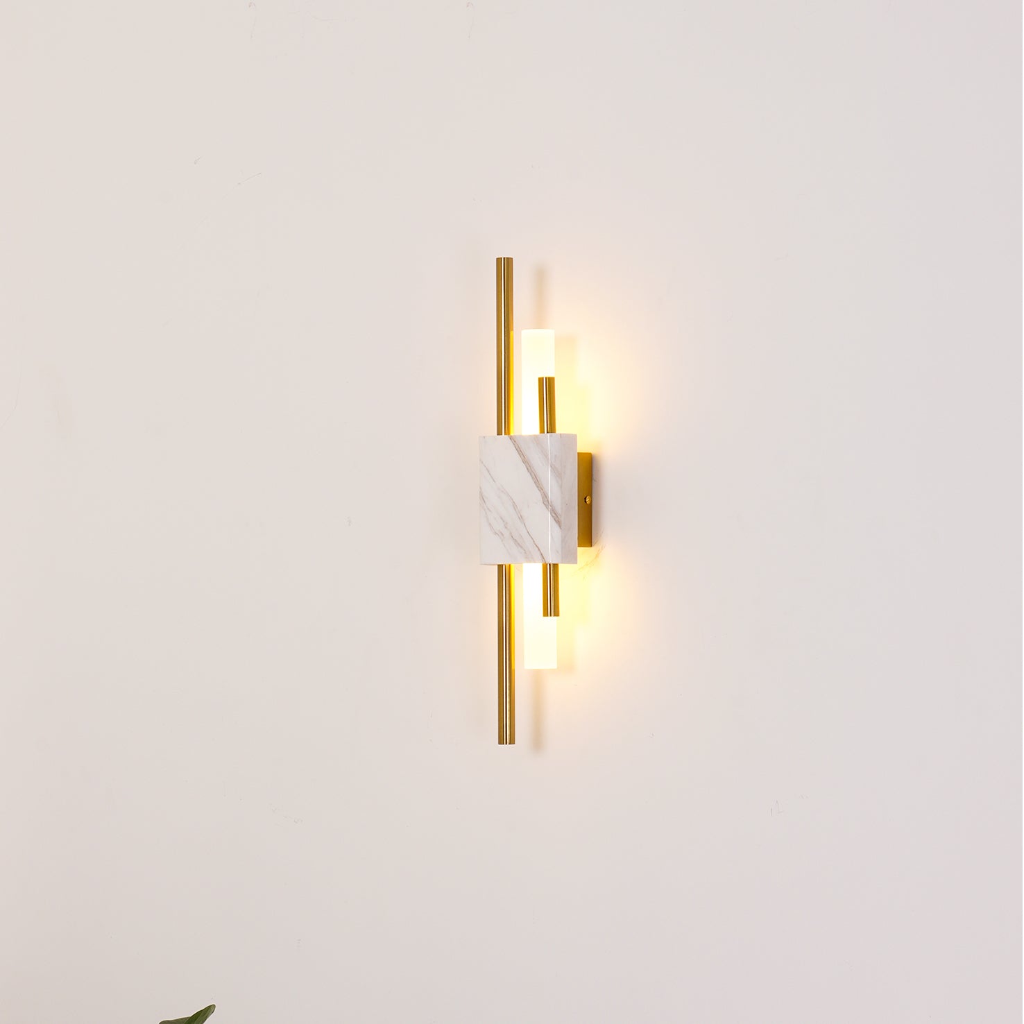 Tanto Wall Light