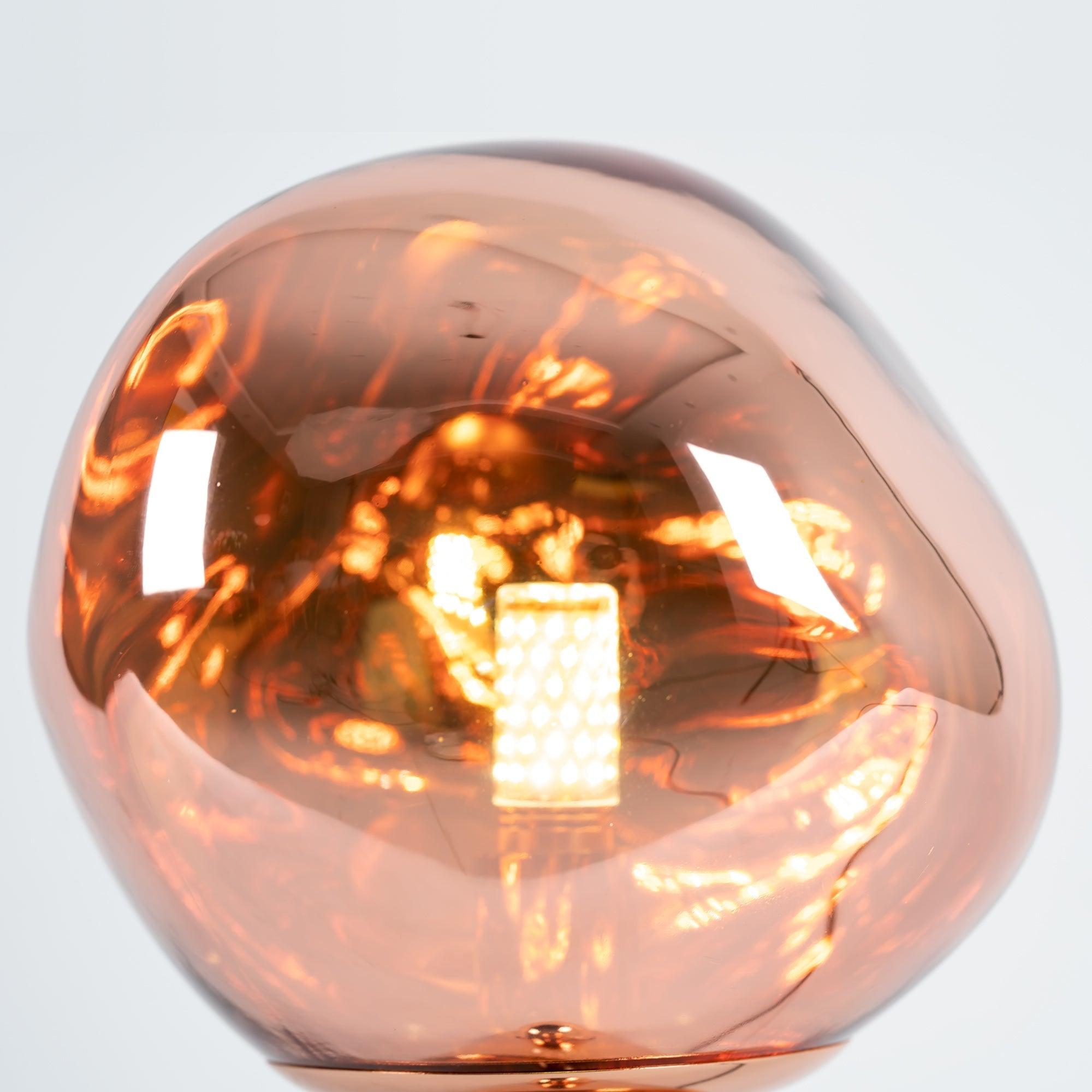 溶岩テーブルランプ