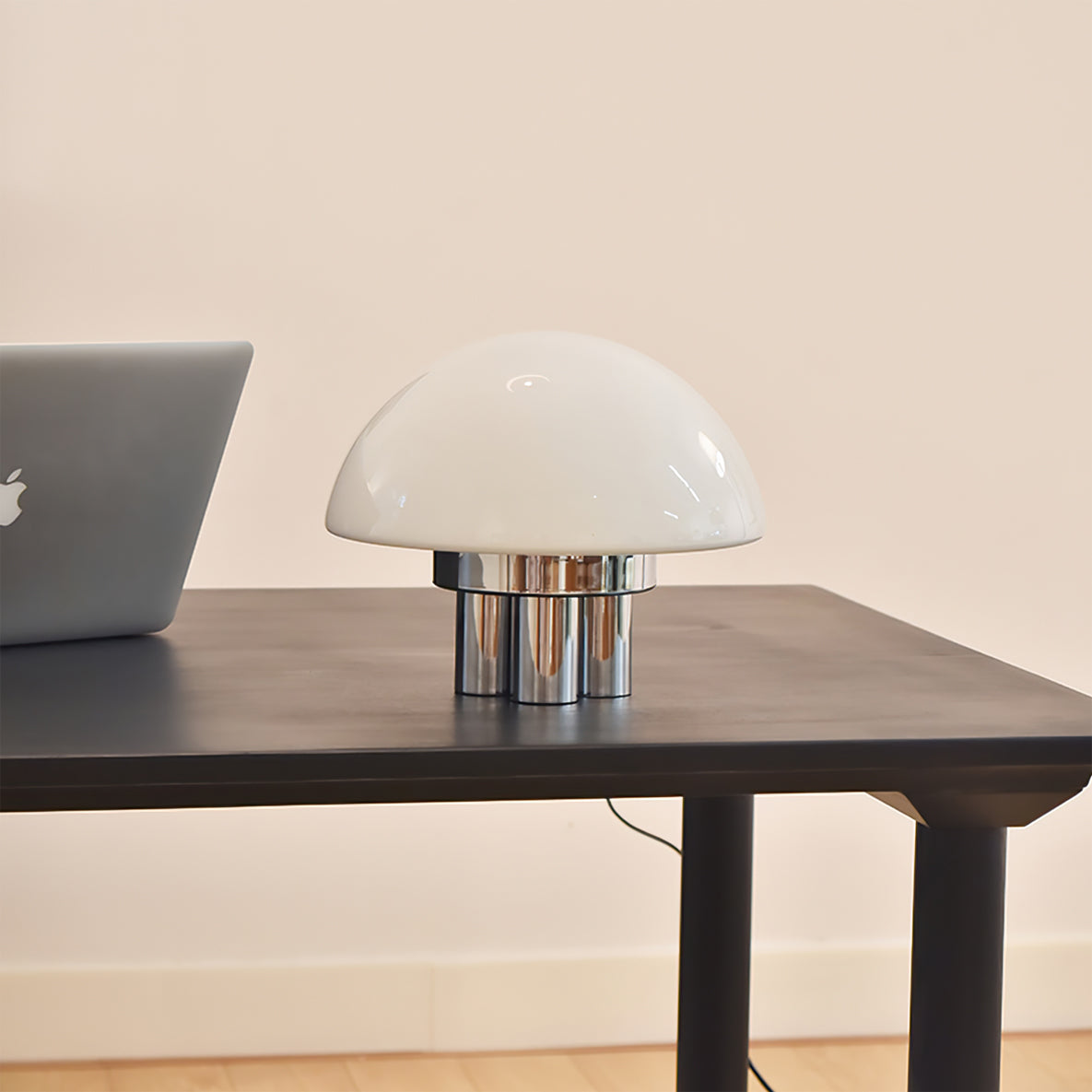 マグノリア テーブルランプ