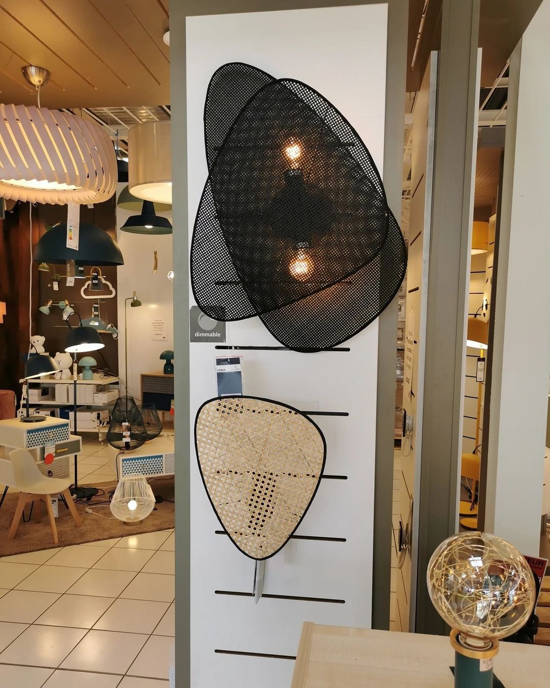 スクリーン・カナージュ・スコンス