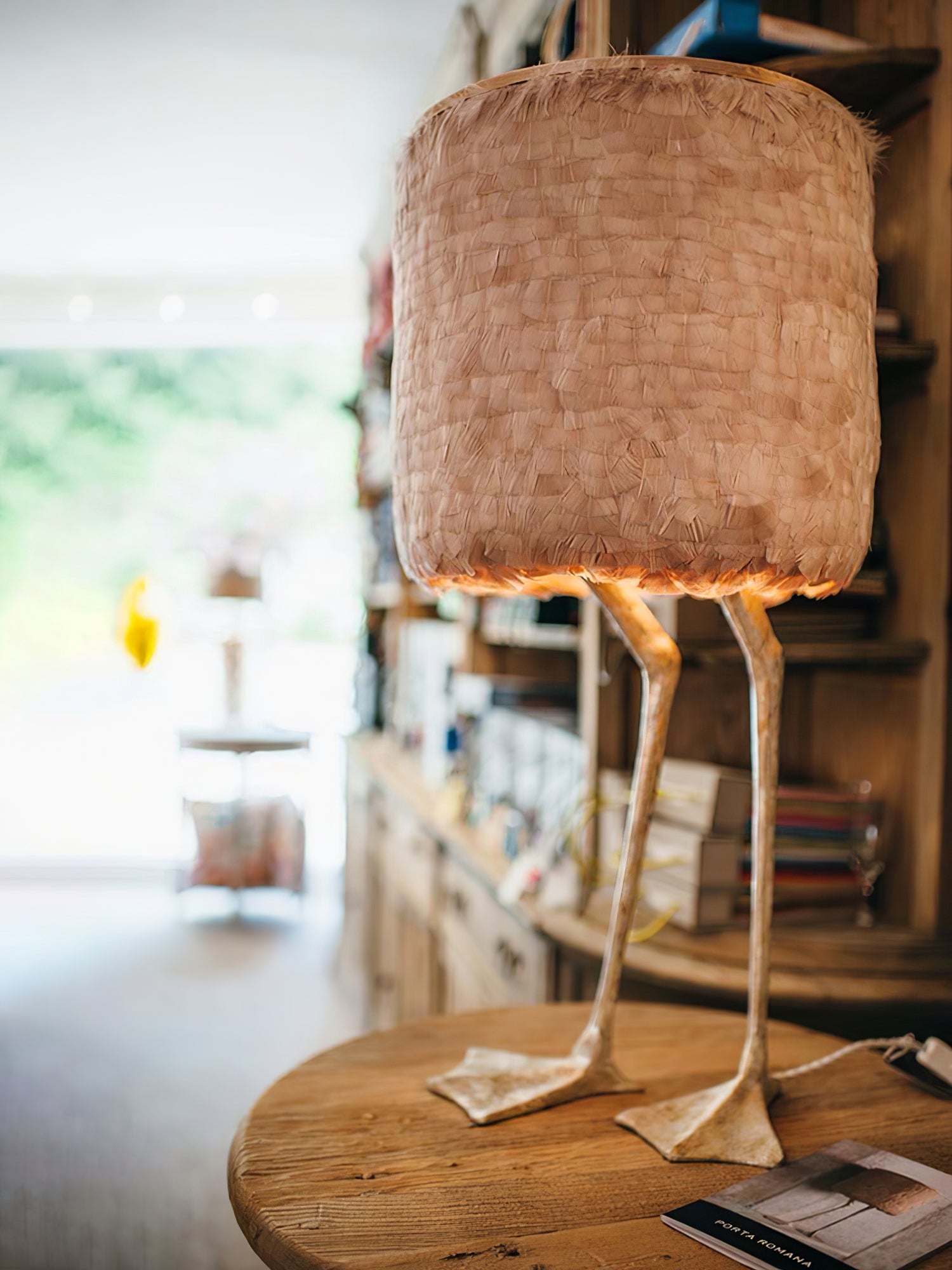 アヒルの足の羽根テーブルランプ