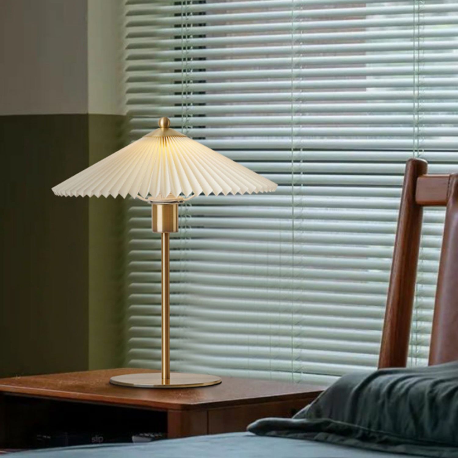 Perla Pleated Table Lamp