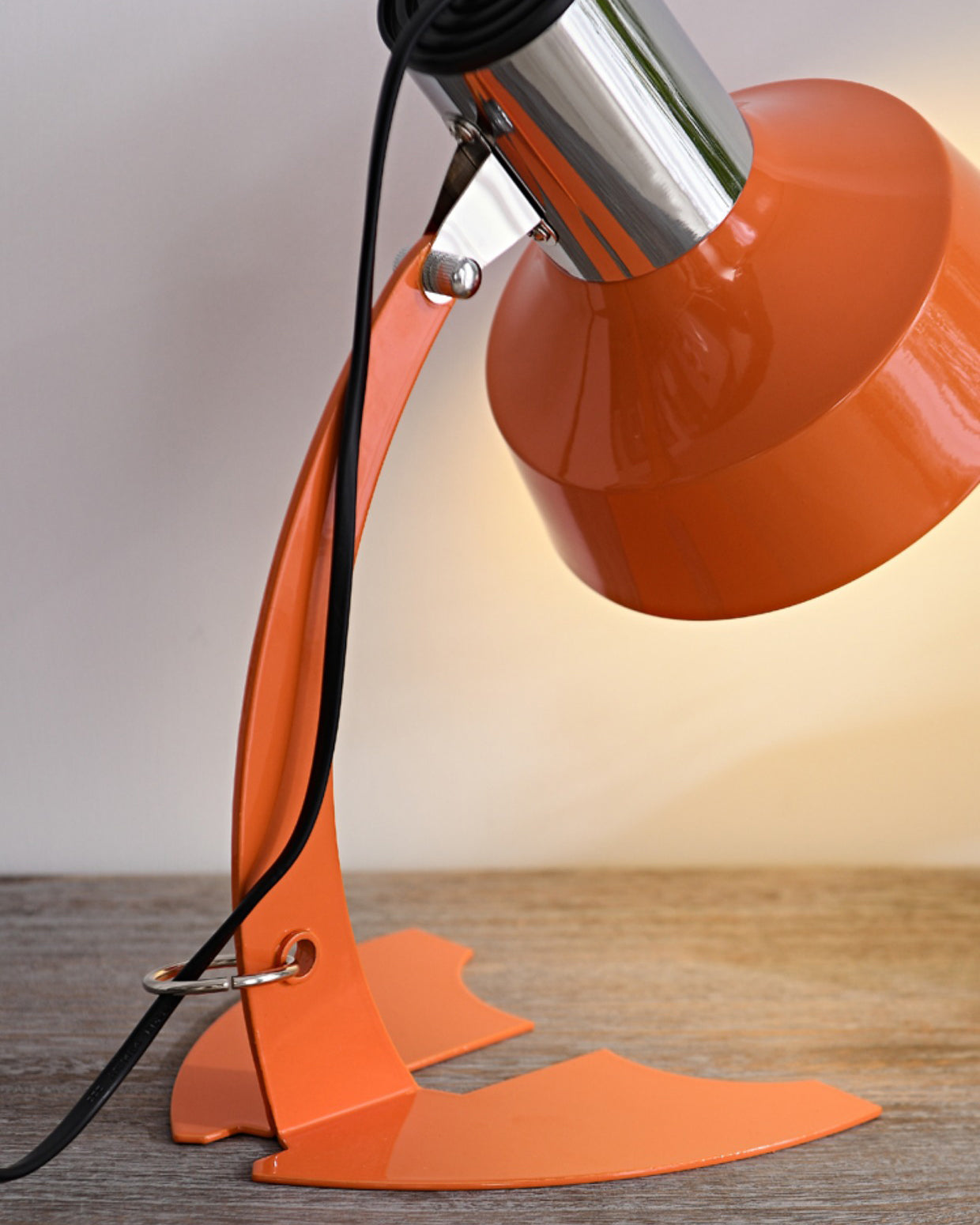 Flash Table Lamp