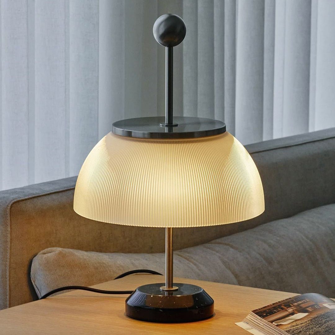 アルファ テーブルランプ