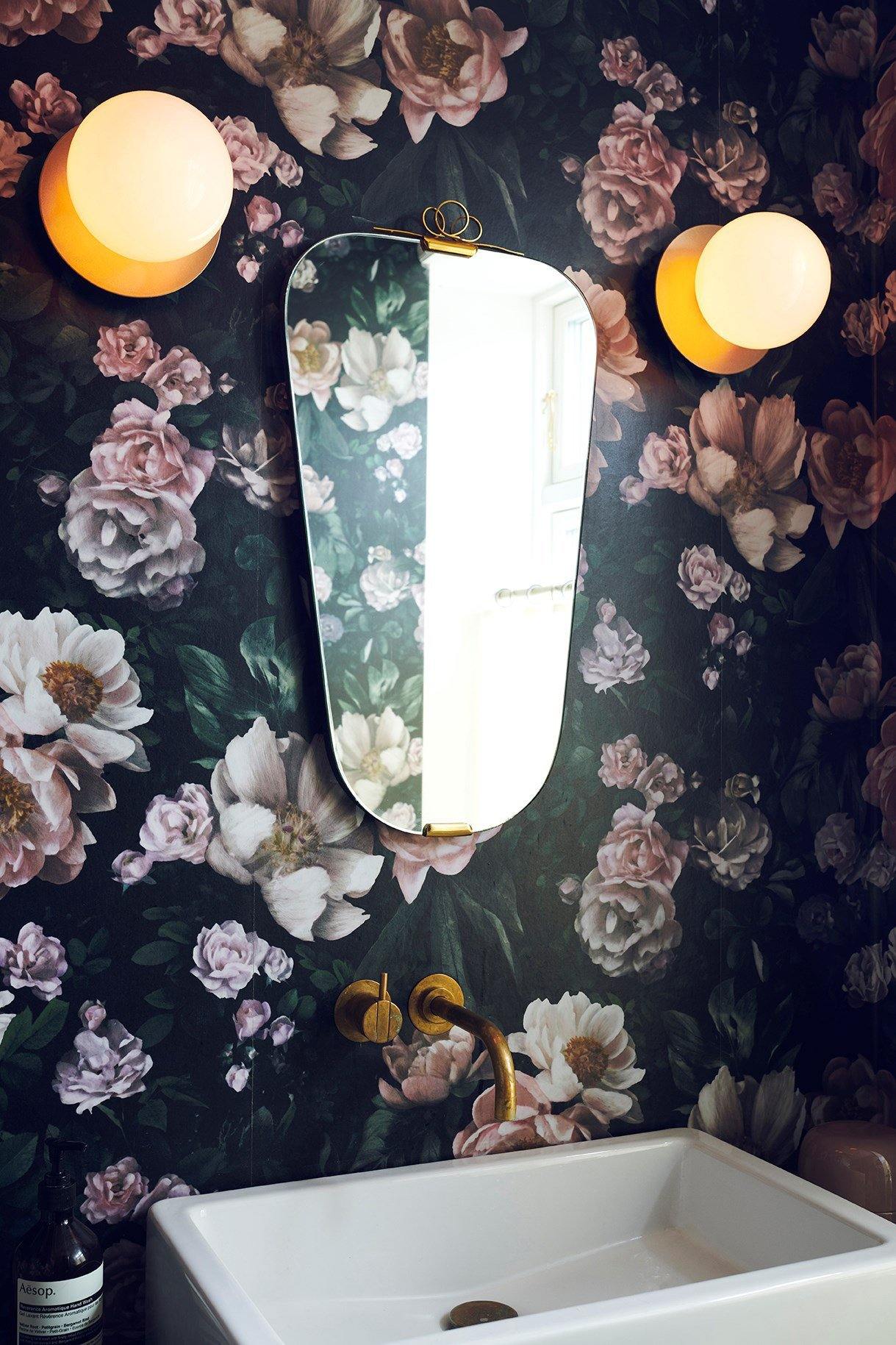 Liila Wall Lamp