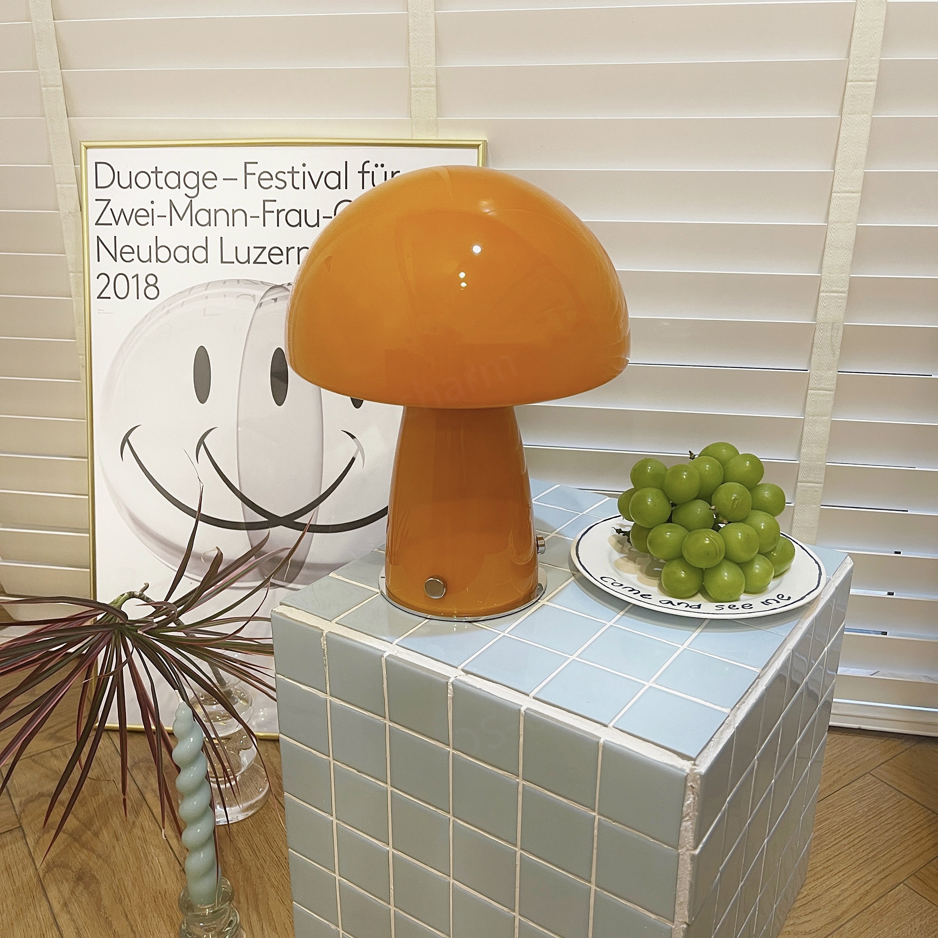 キノコのテーブルランプ