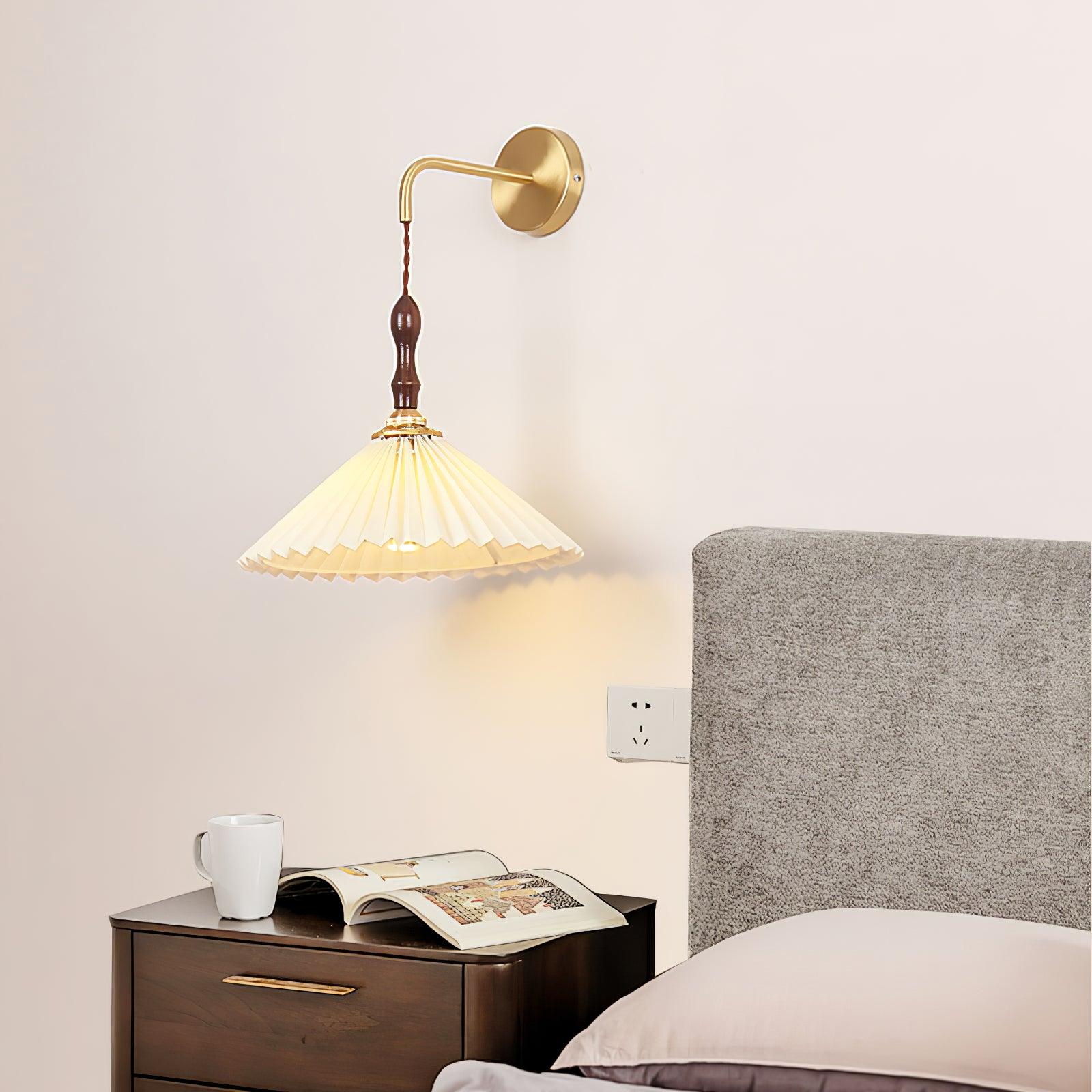 プリーツ木製ウォールランプ