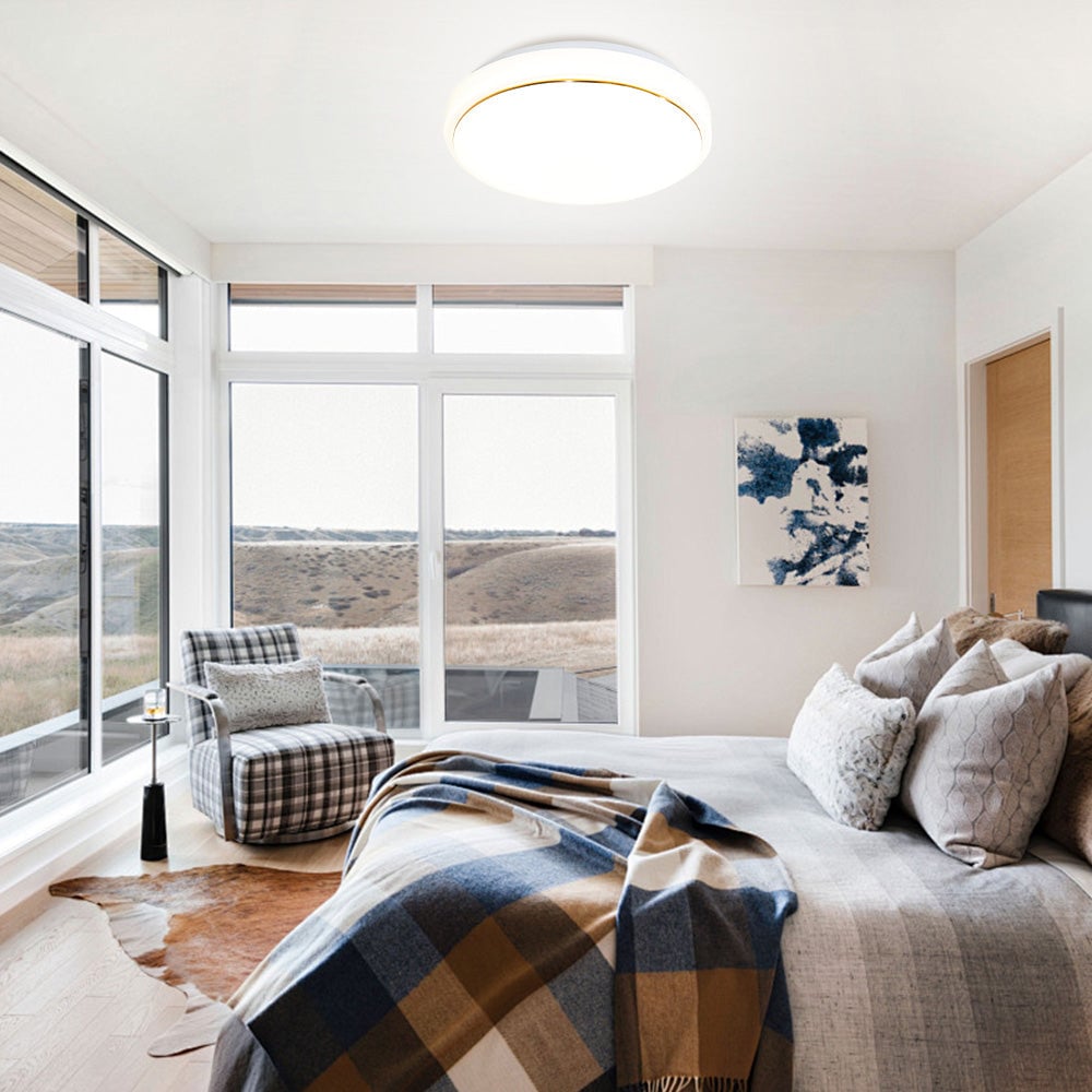 モダンなリビングルームにぴったりの、洗練された丸型LEDシーリングライト