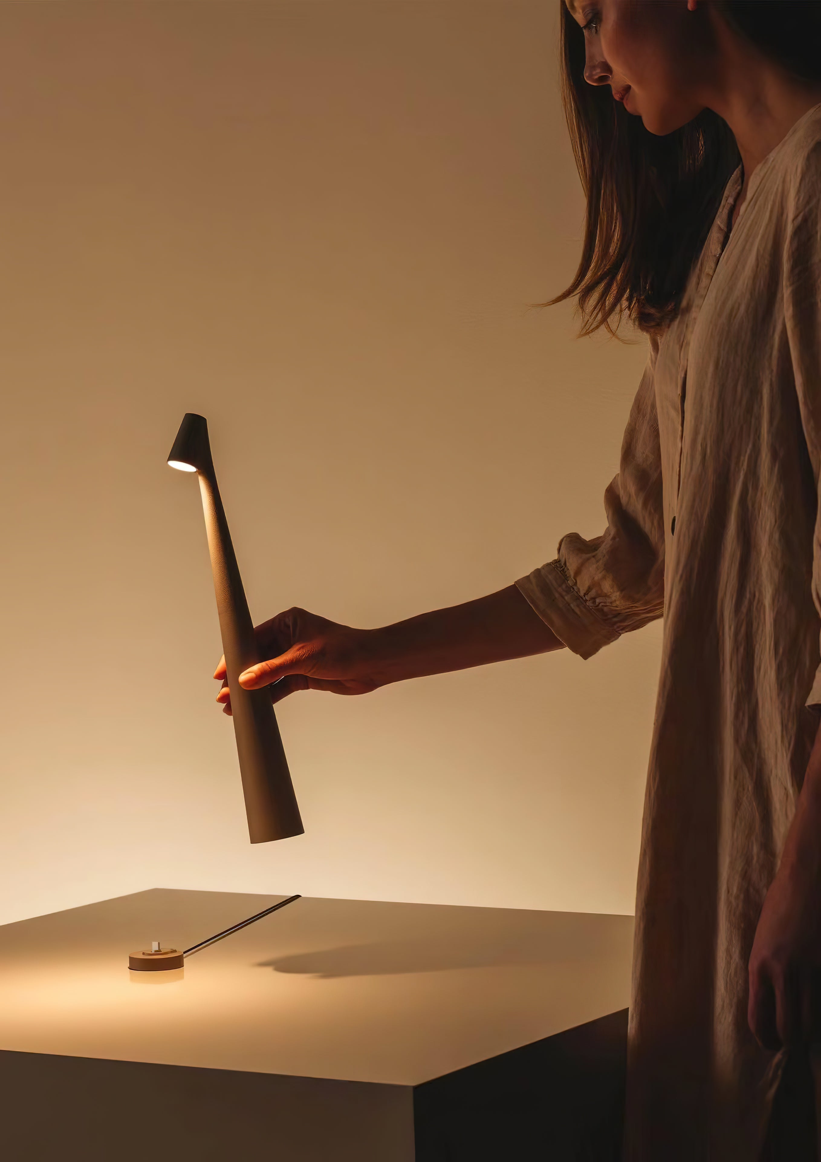 アフリカ ポータブル テーブル ランプ