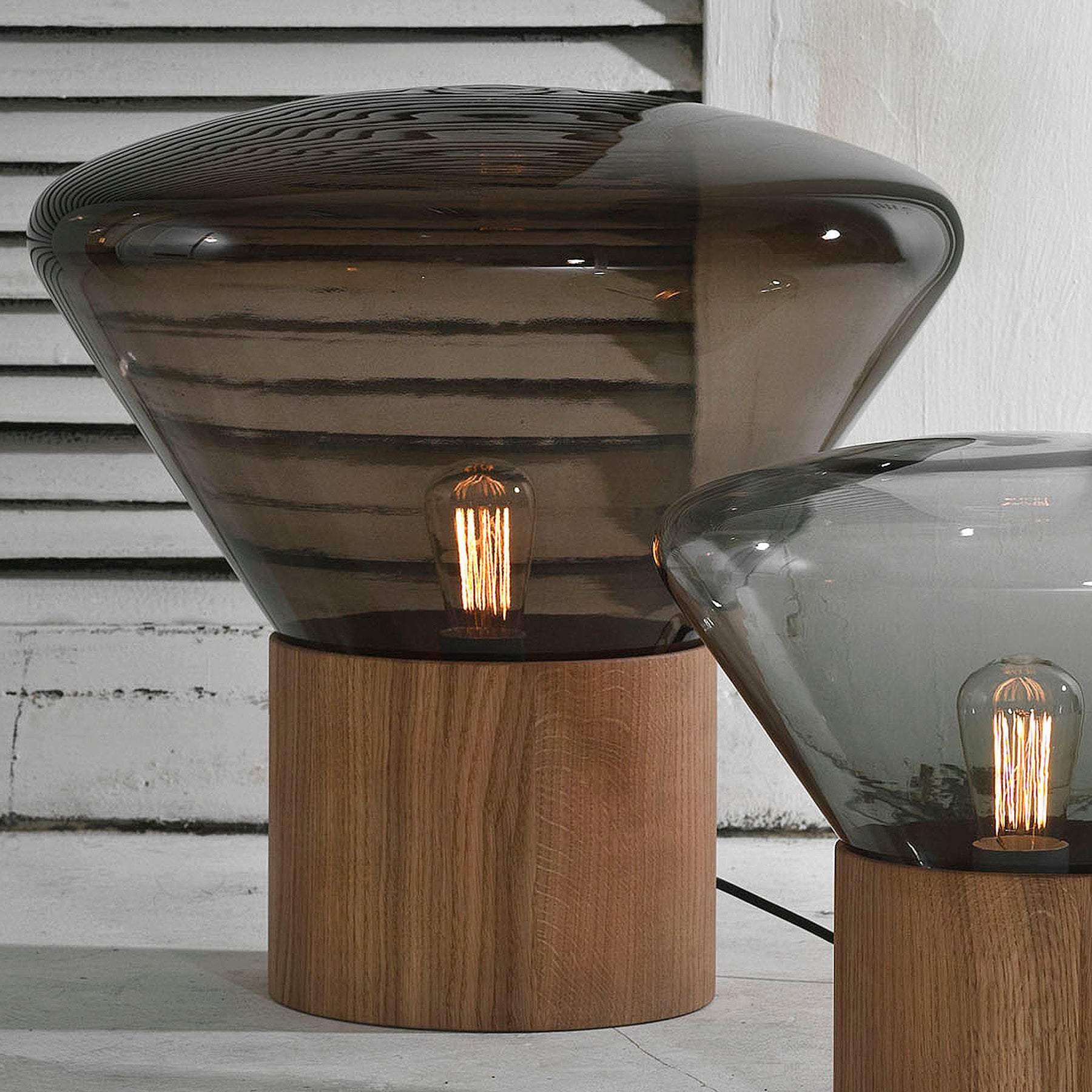 電球テーブルランプ