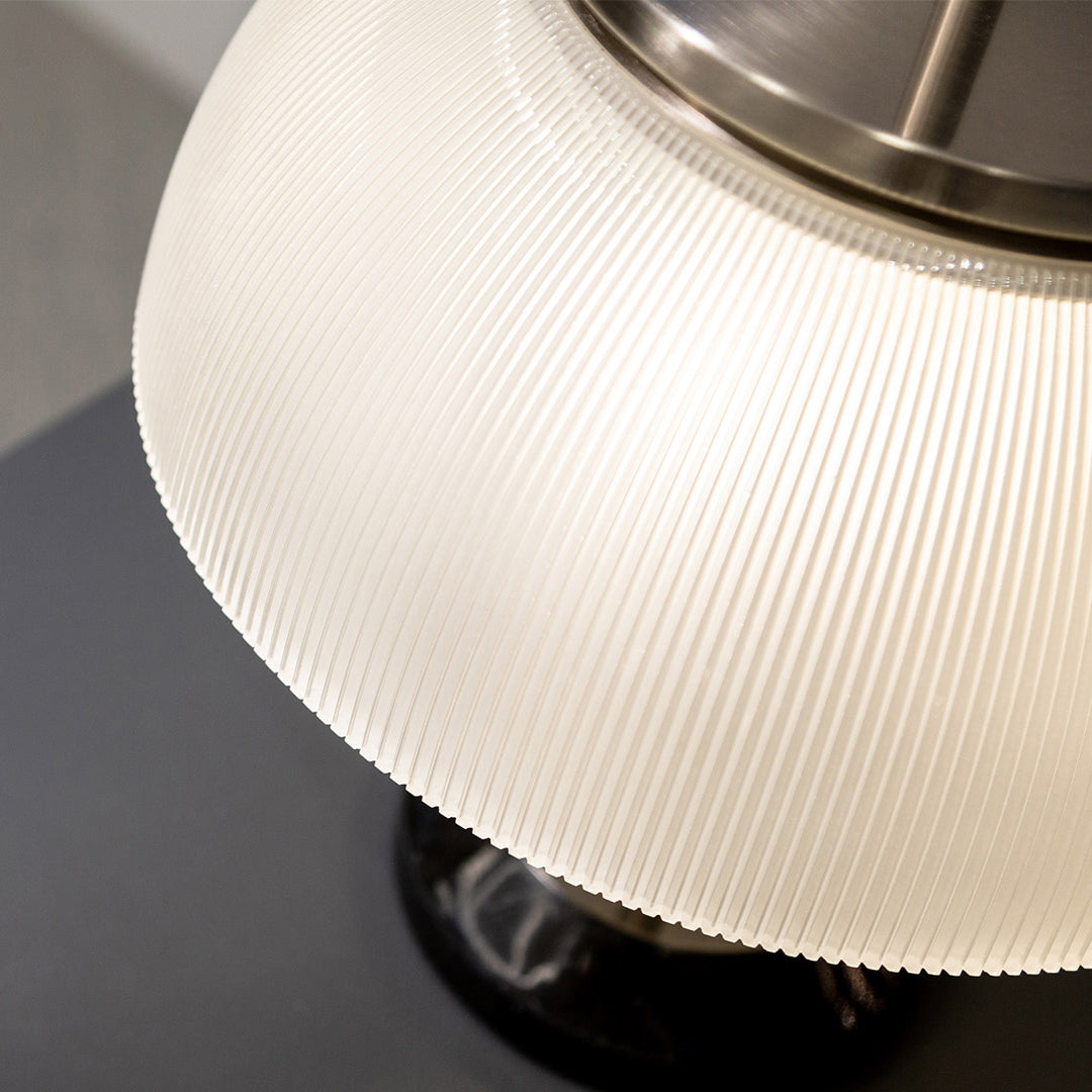 アルファ テーブルランプ