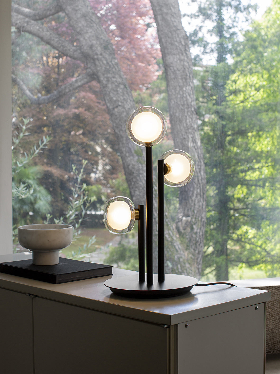 ナビラ テーブルランプ