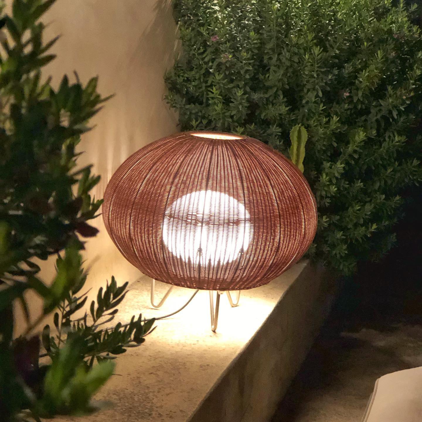 Garota Table Lamp