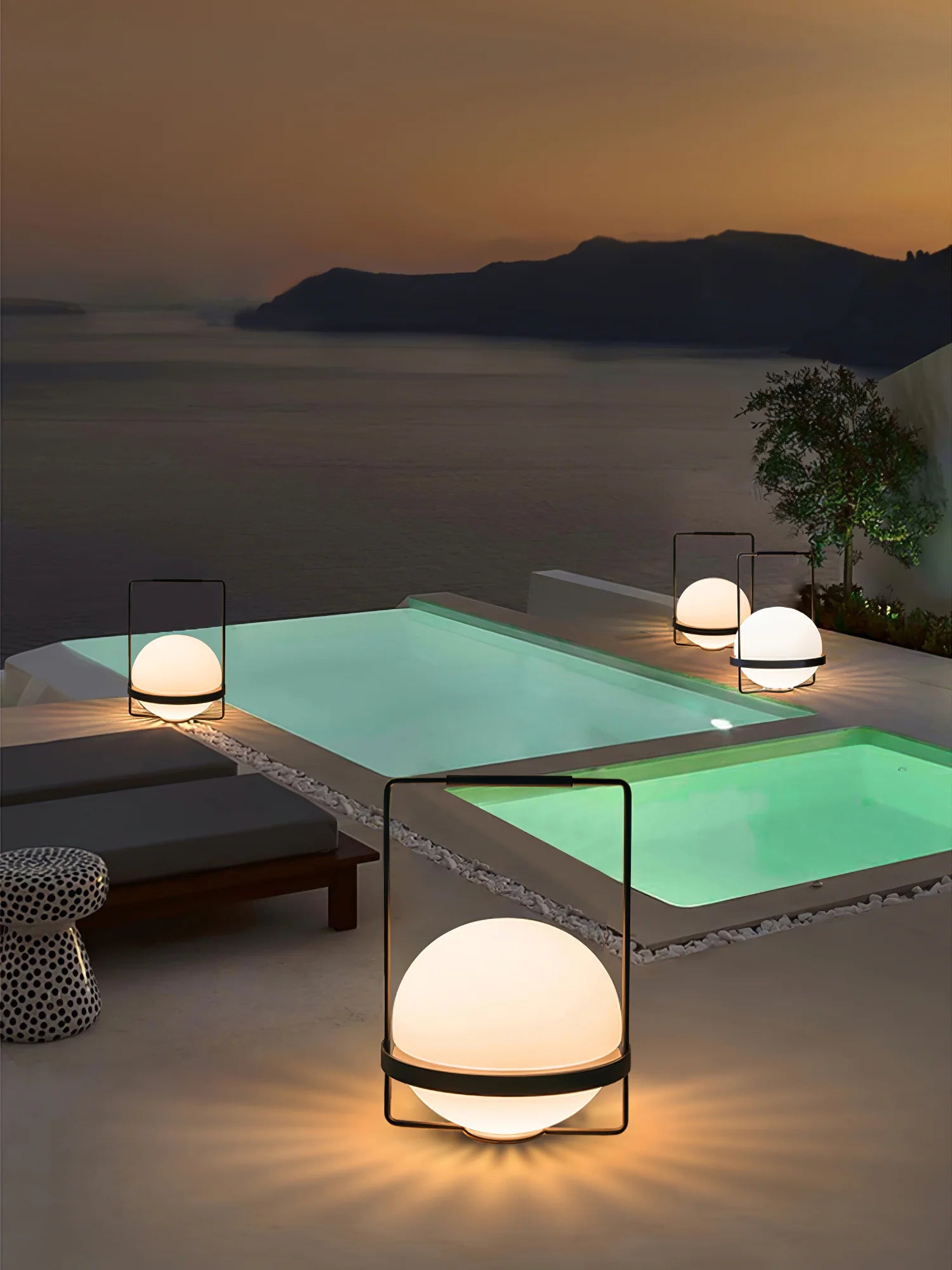 メイラ球形テーブルランプ