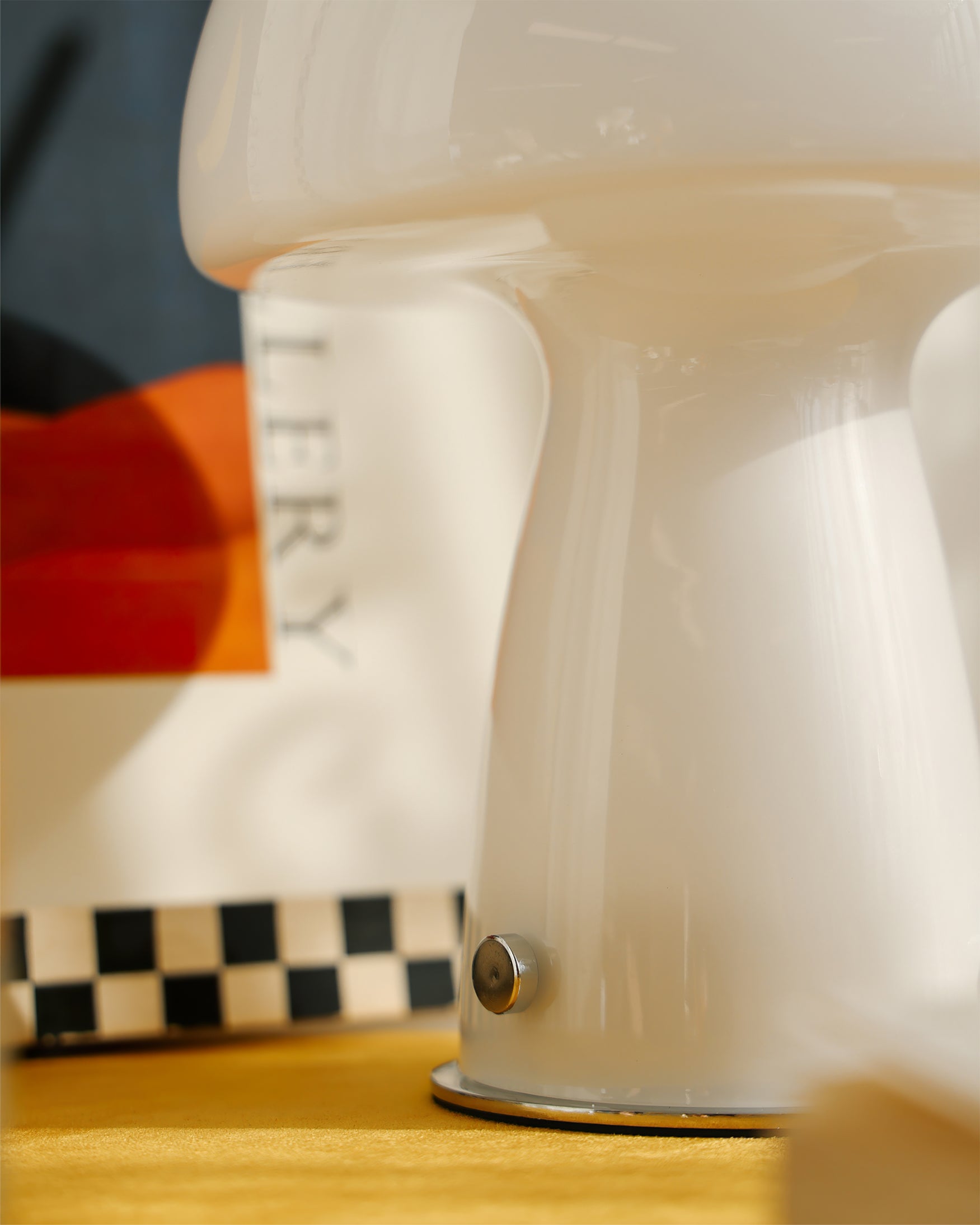 キノコのテーブルランプ