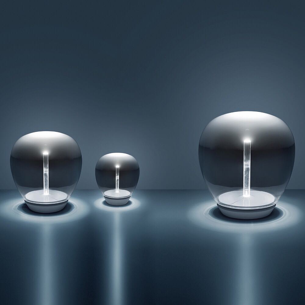 共感テーブルランプ