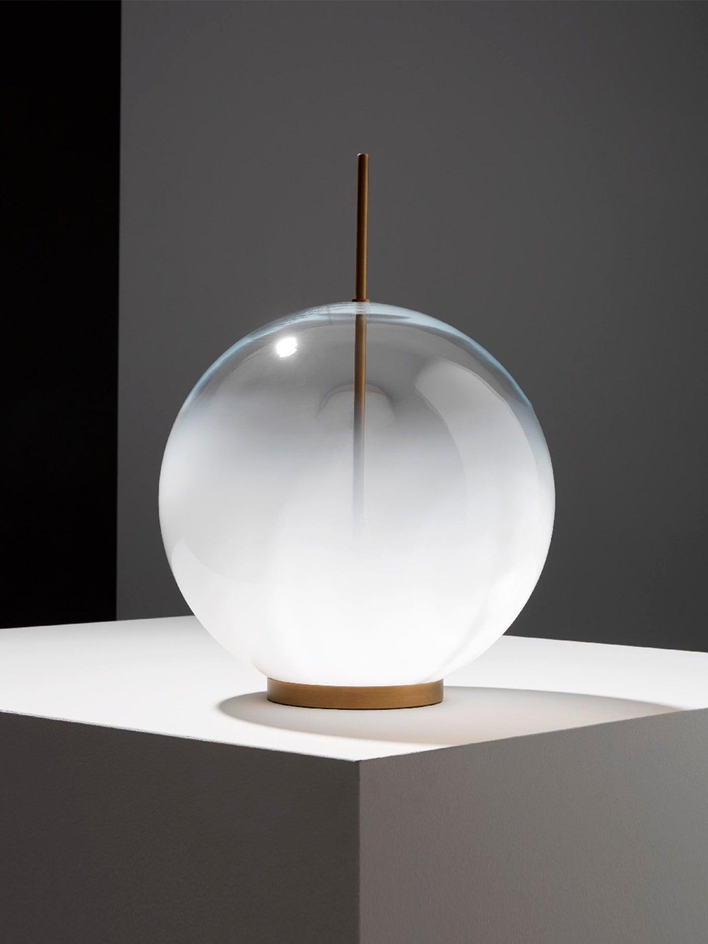 ガラス製テーブルランプを避ける