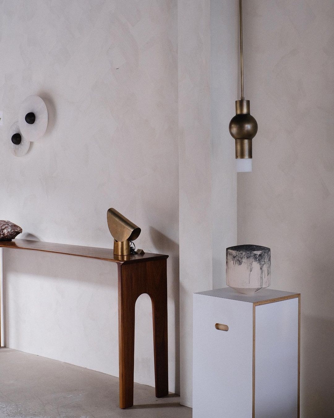 Alabaster Planes Wall Lamp