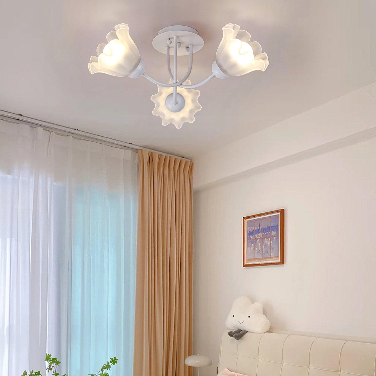 花の彫刻のシーリングランプ