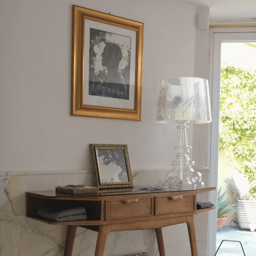 ブールギー テーブルランプ