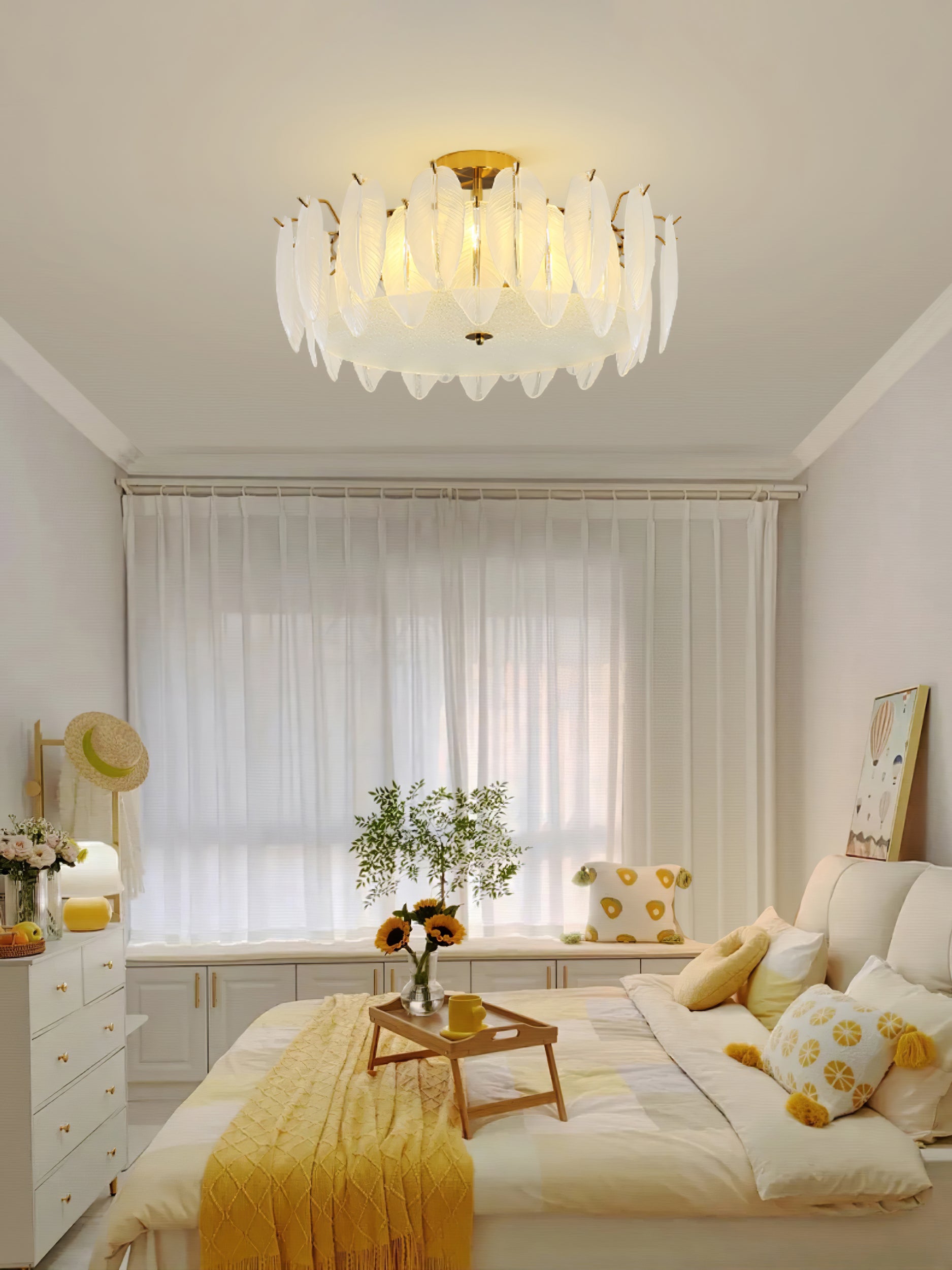 ガラスの羽根のシャンデリア