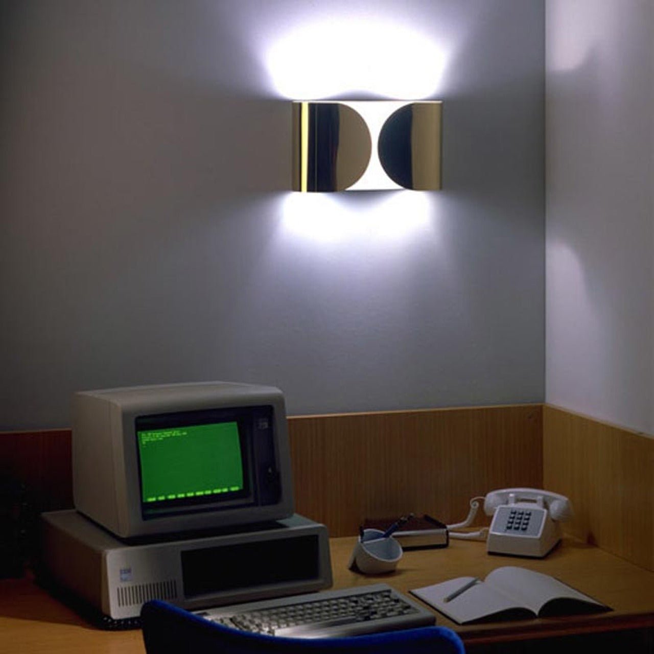 Foglio Wall Lamp