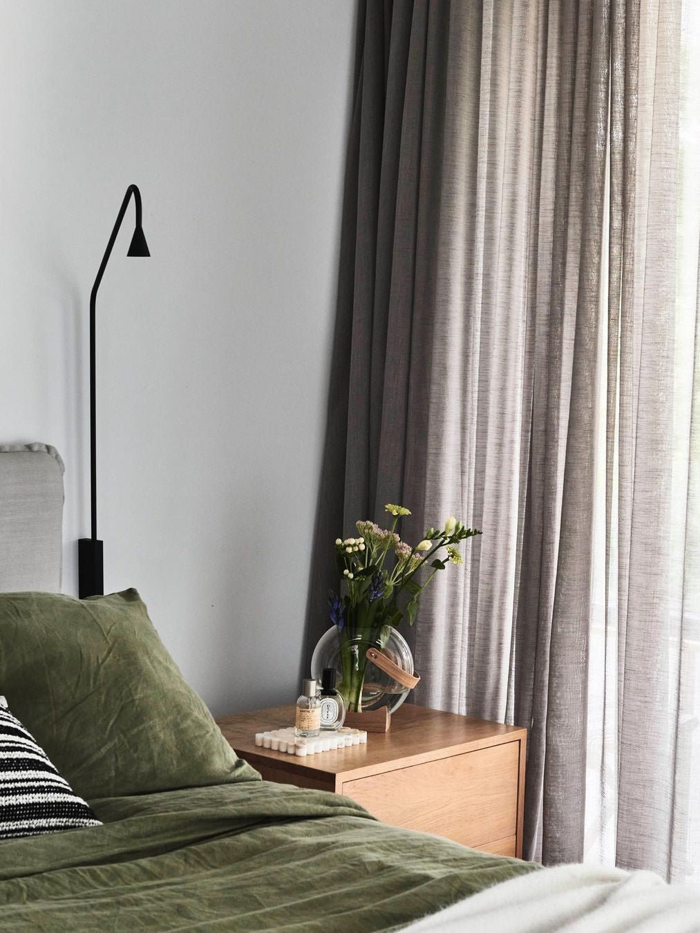 Pureform ウォールランプ