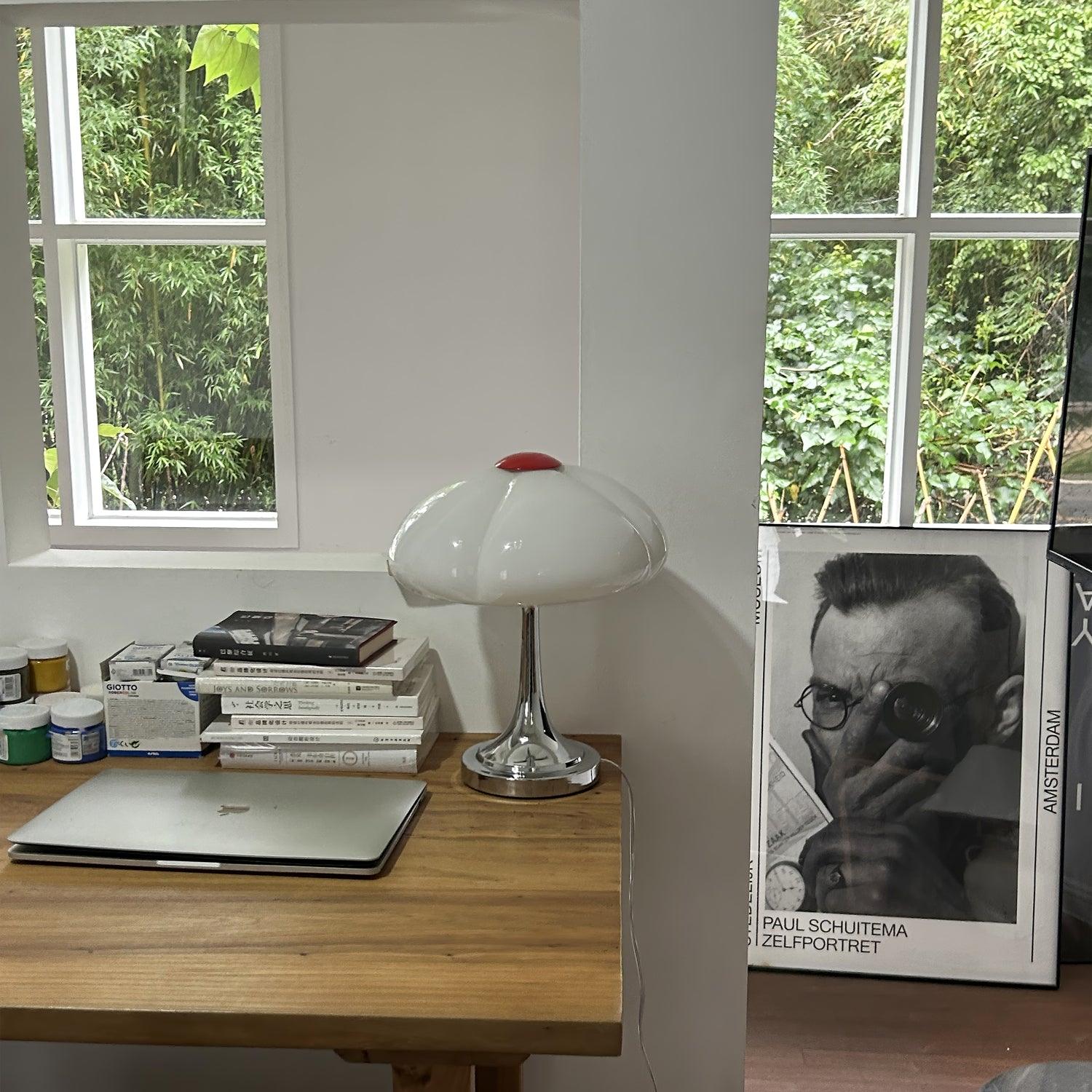 花びらテーブルランプ