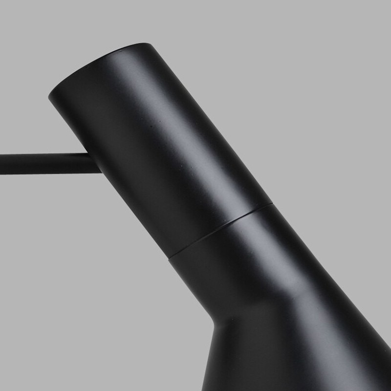 デンマークデザインの回転式ウォールランプ