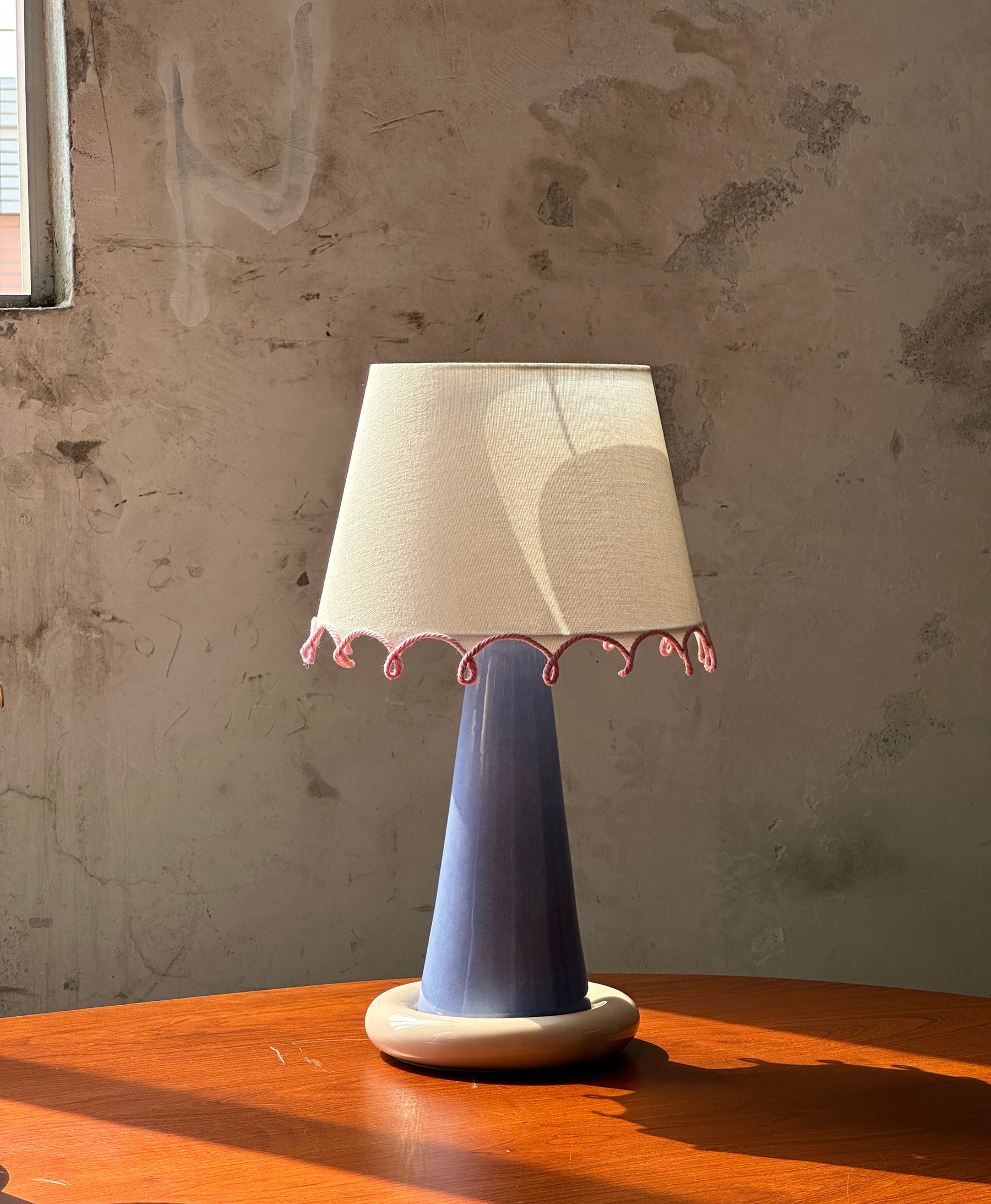 Ceramic Loop Table Light