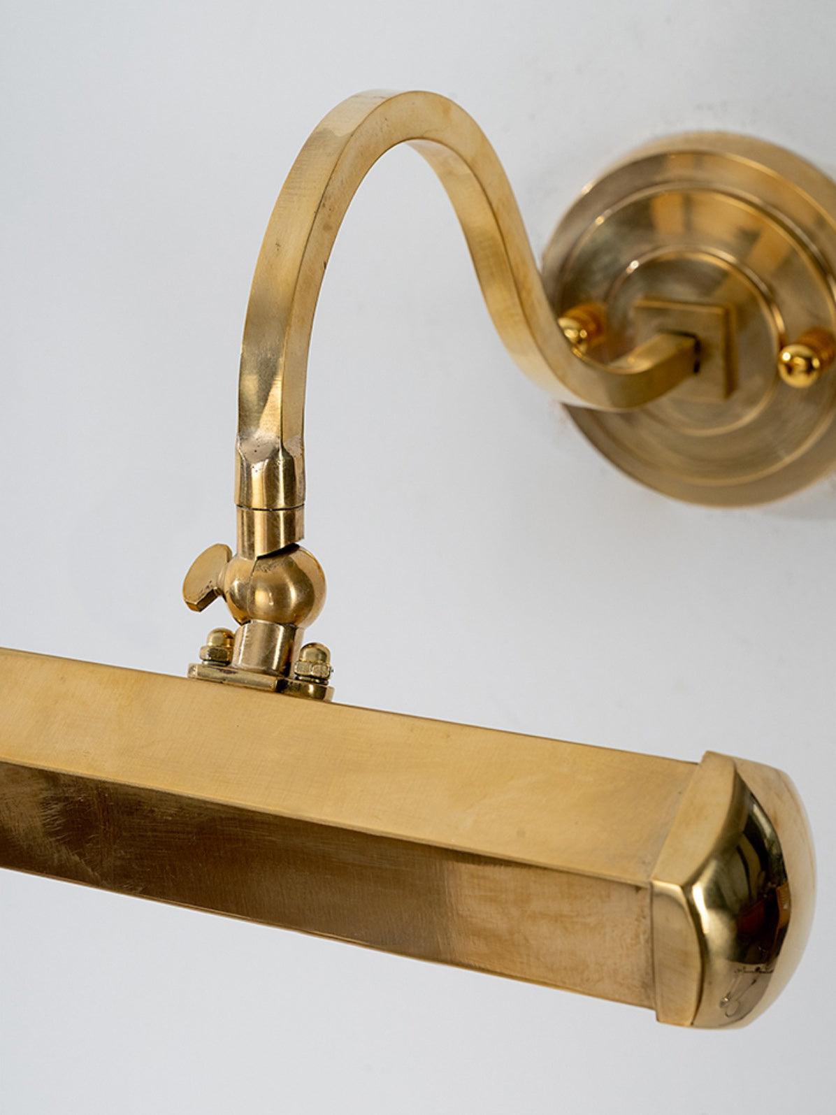 パシフィックウォールランプ