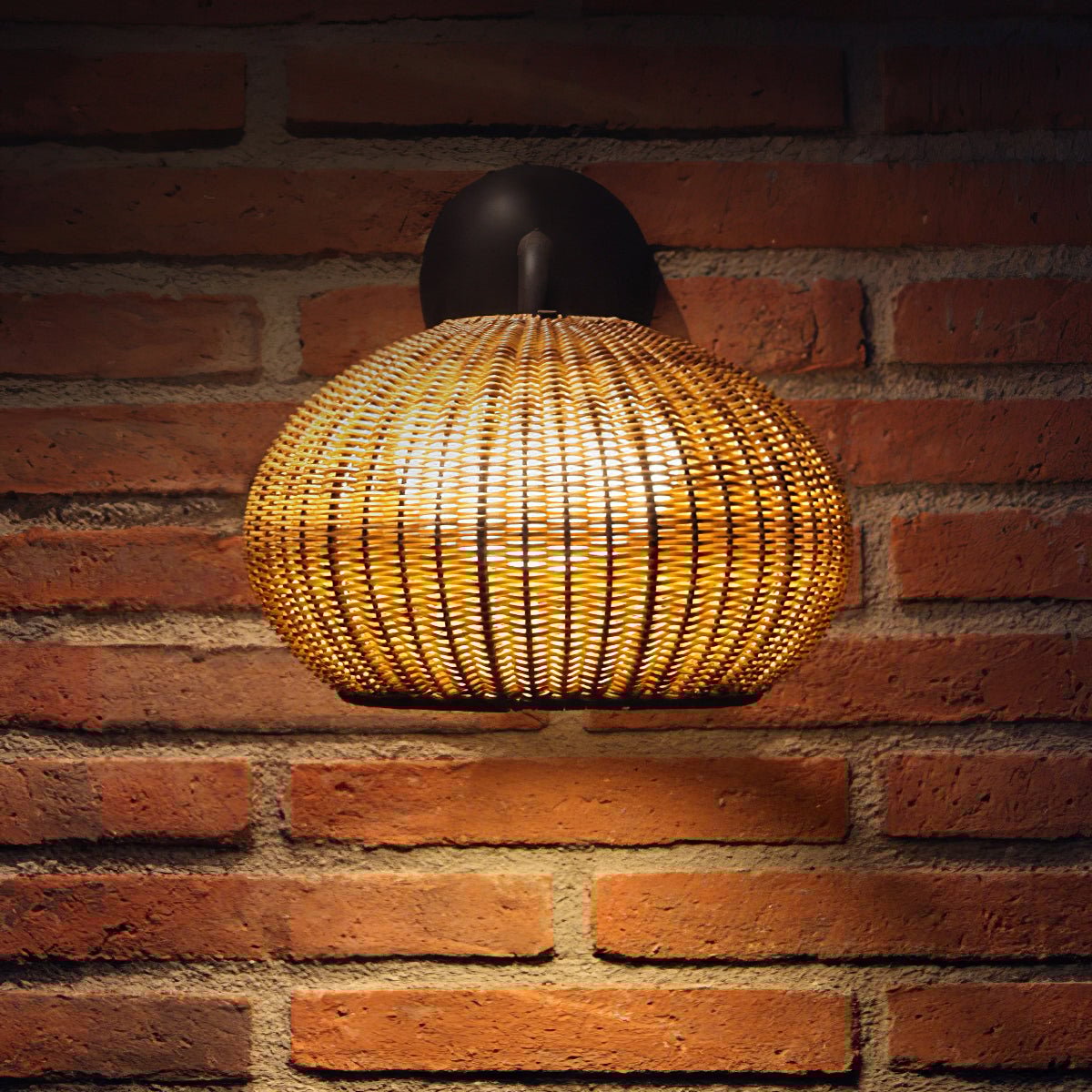 Garota Wall Lamp