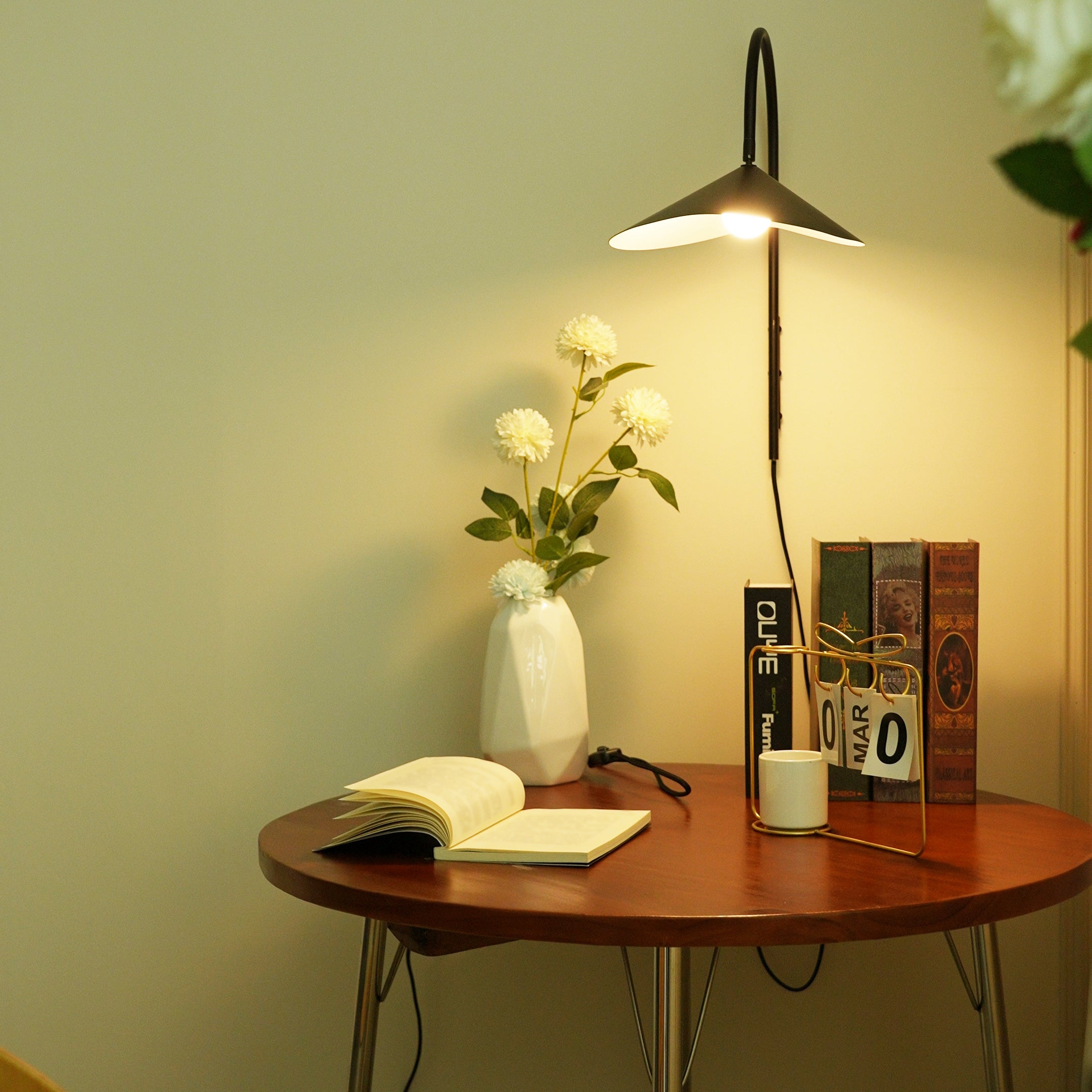 アルム スイベル ウォールランプ