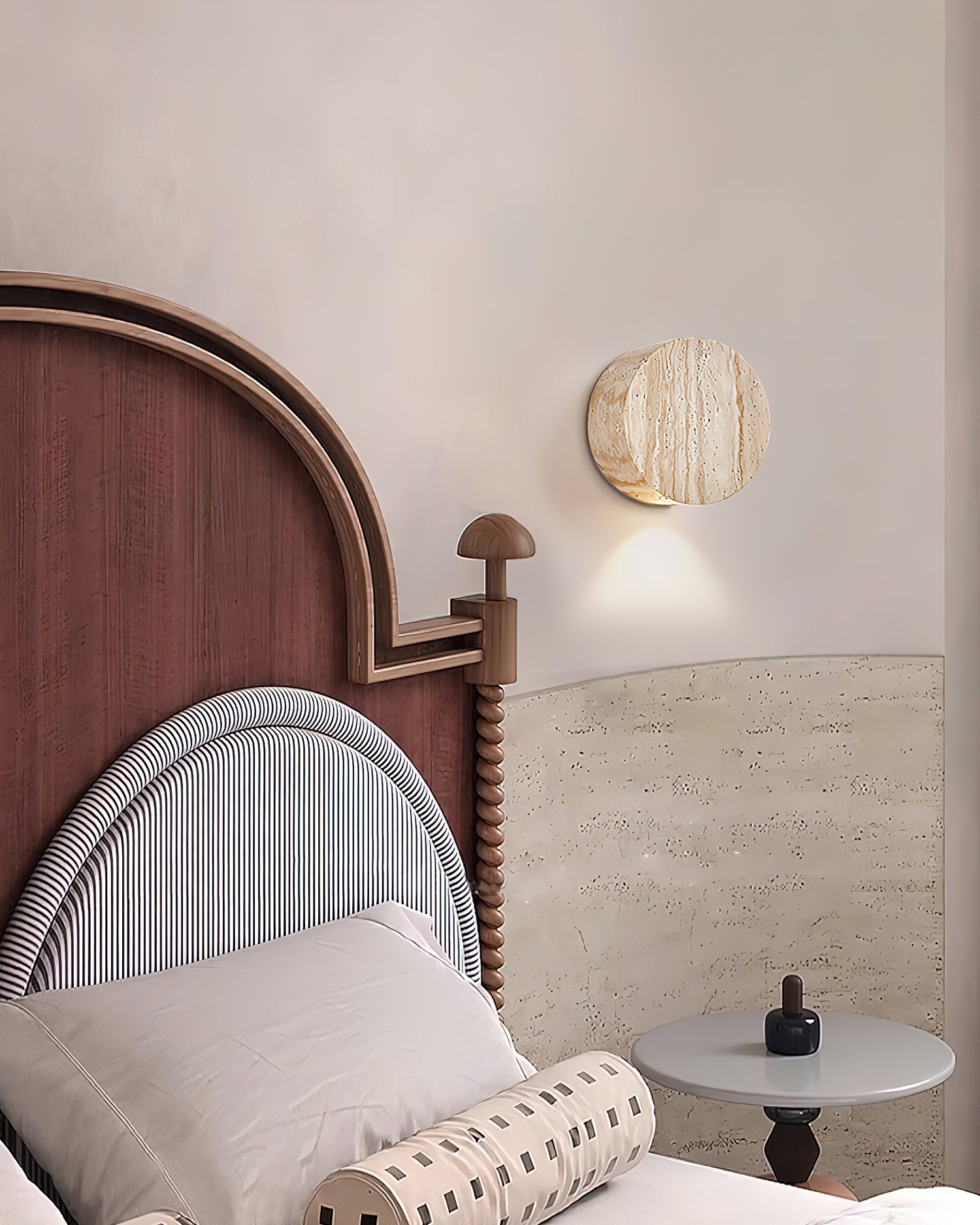Lytheris Wall Light