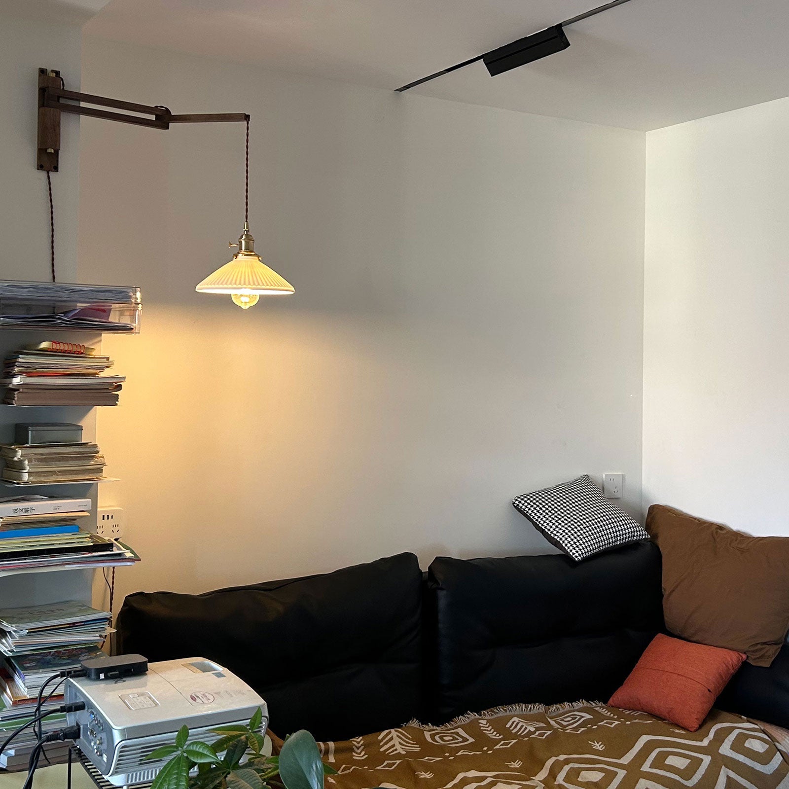 ウォールナット伸縮式ウォールランプ