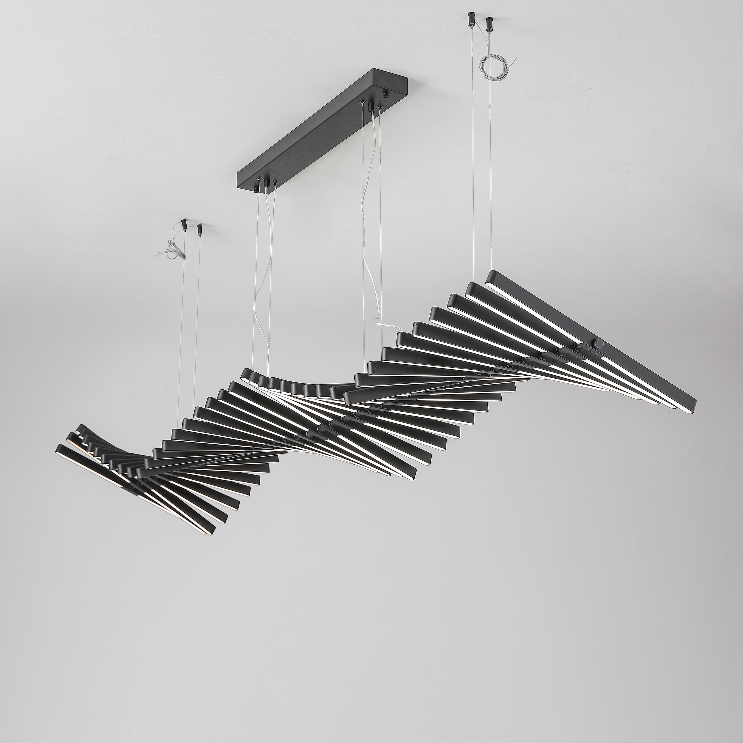 ピアノキー ブラックシャンデリア