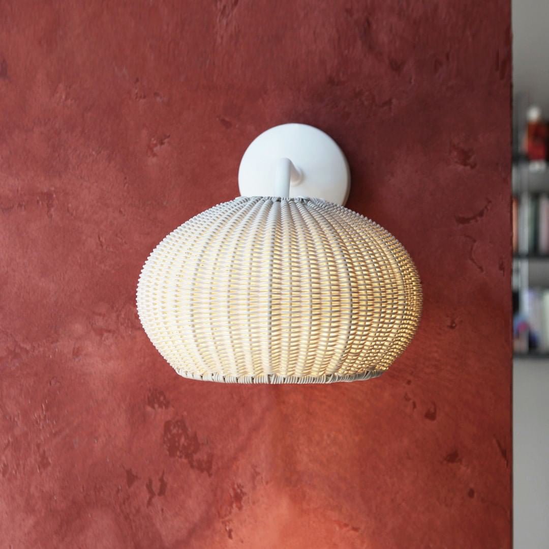 Garota Wall Lamp