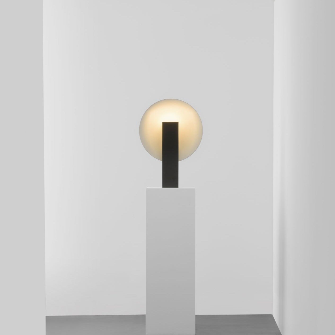 Orbe Table Lamp