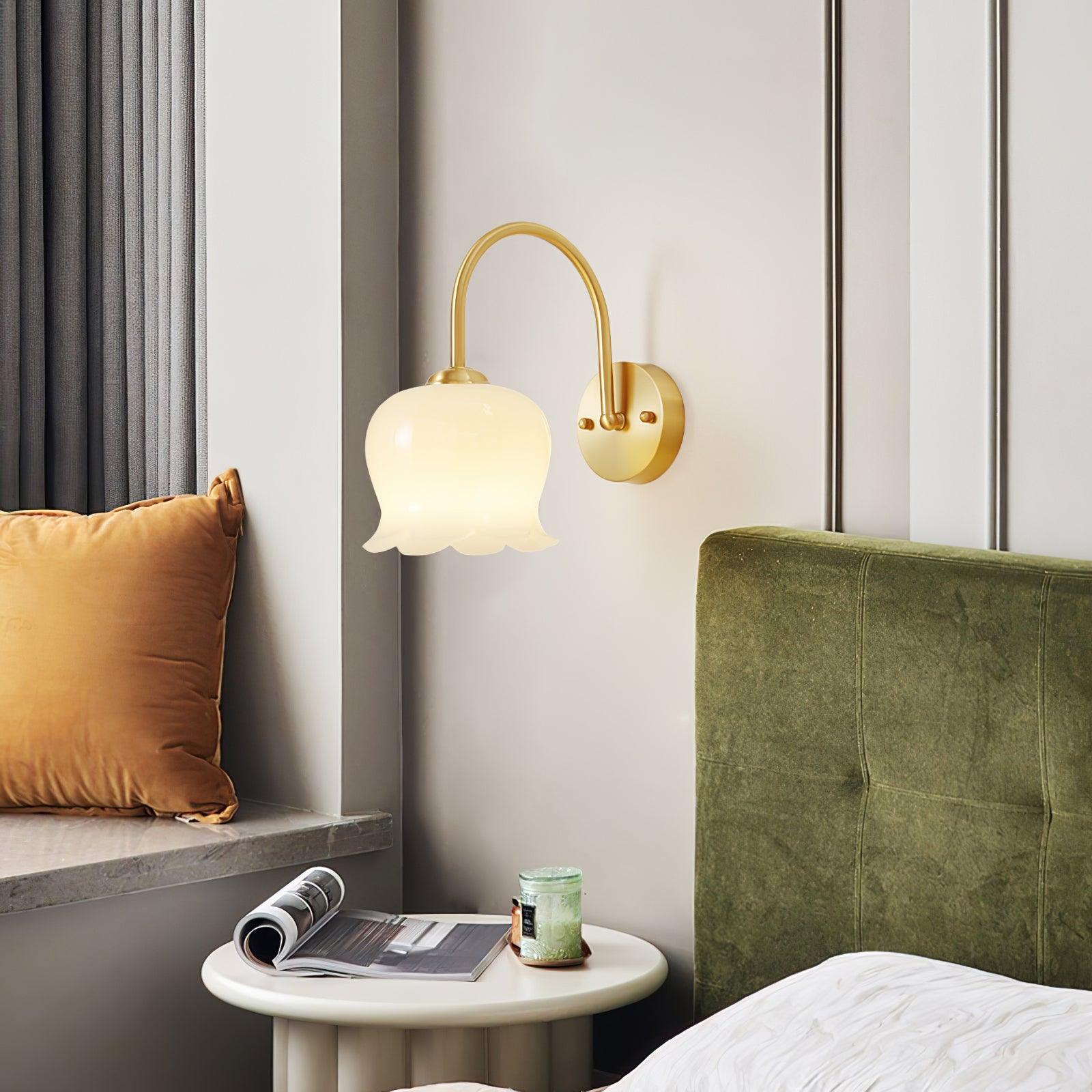 蘭のウォールランプ