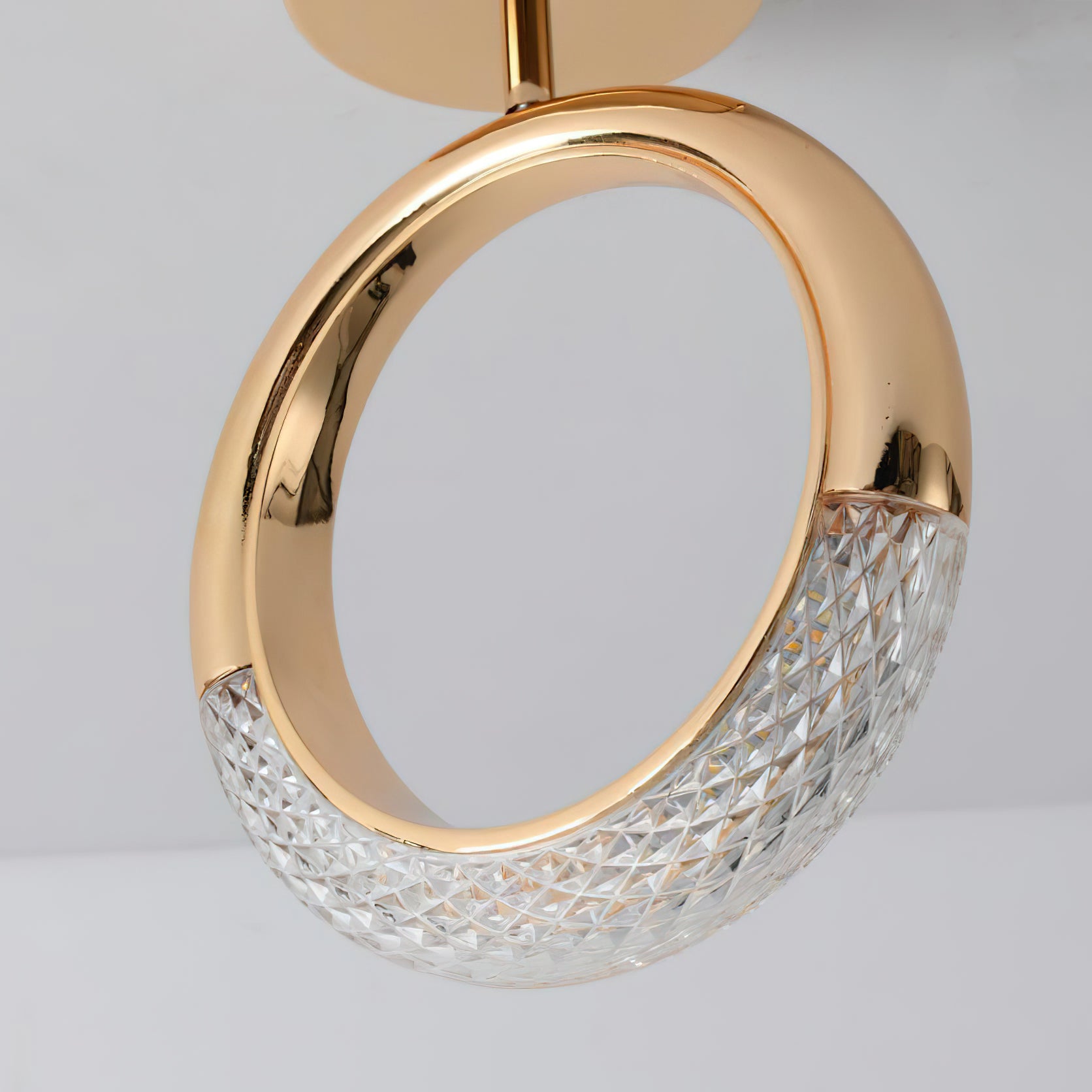 光沢のあるイヤリングの天井ランプ