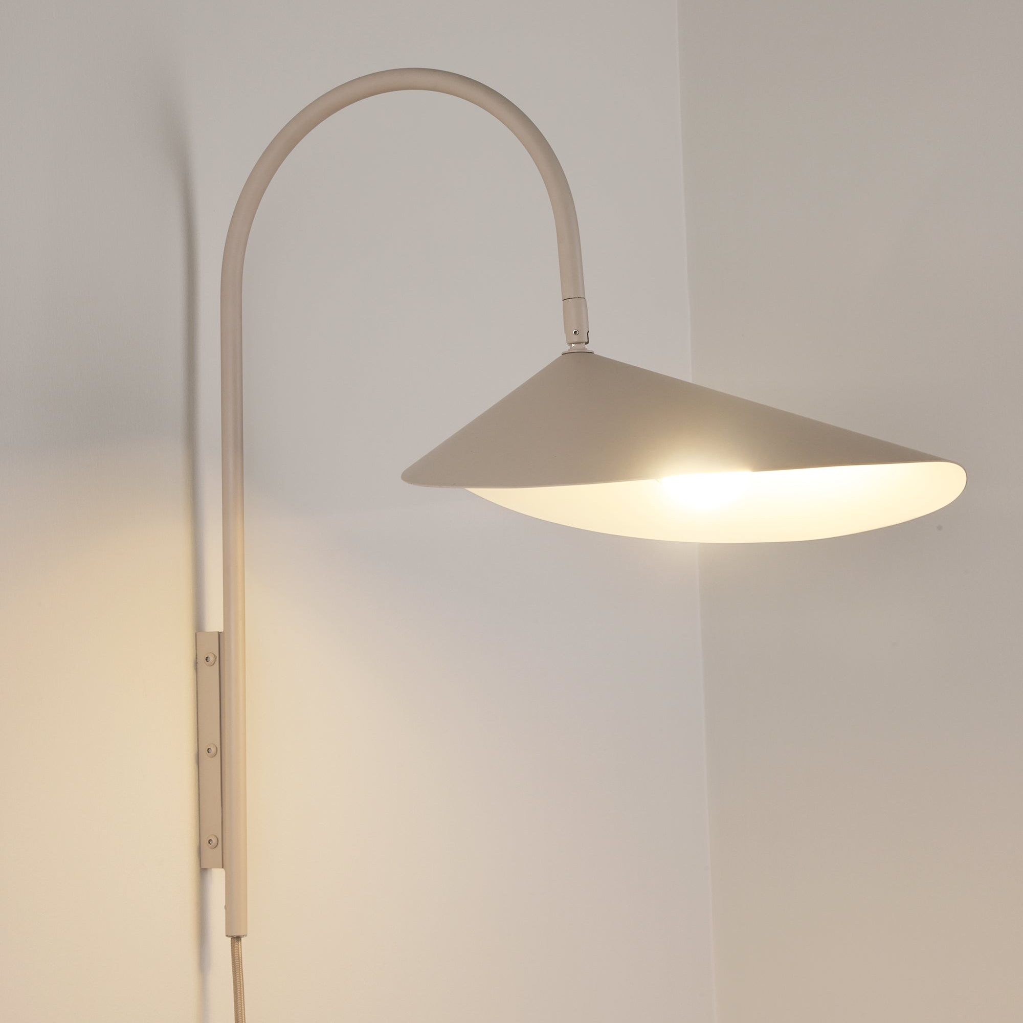 アルム スイベル ウォールランプ