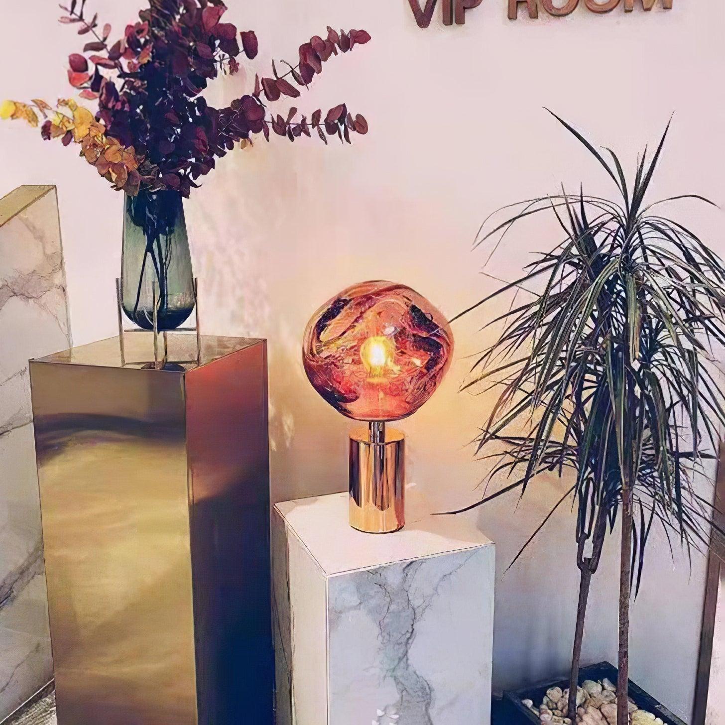 溶岩テーブルランプ